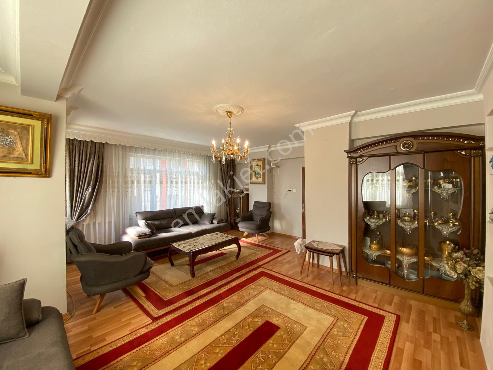 Sultançiftliği'nin Göbeğinde Emsalsiz 155 M2 3+1 Fırsat Daire! - Görsel 2