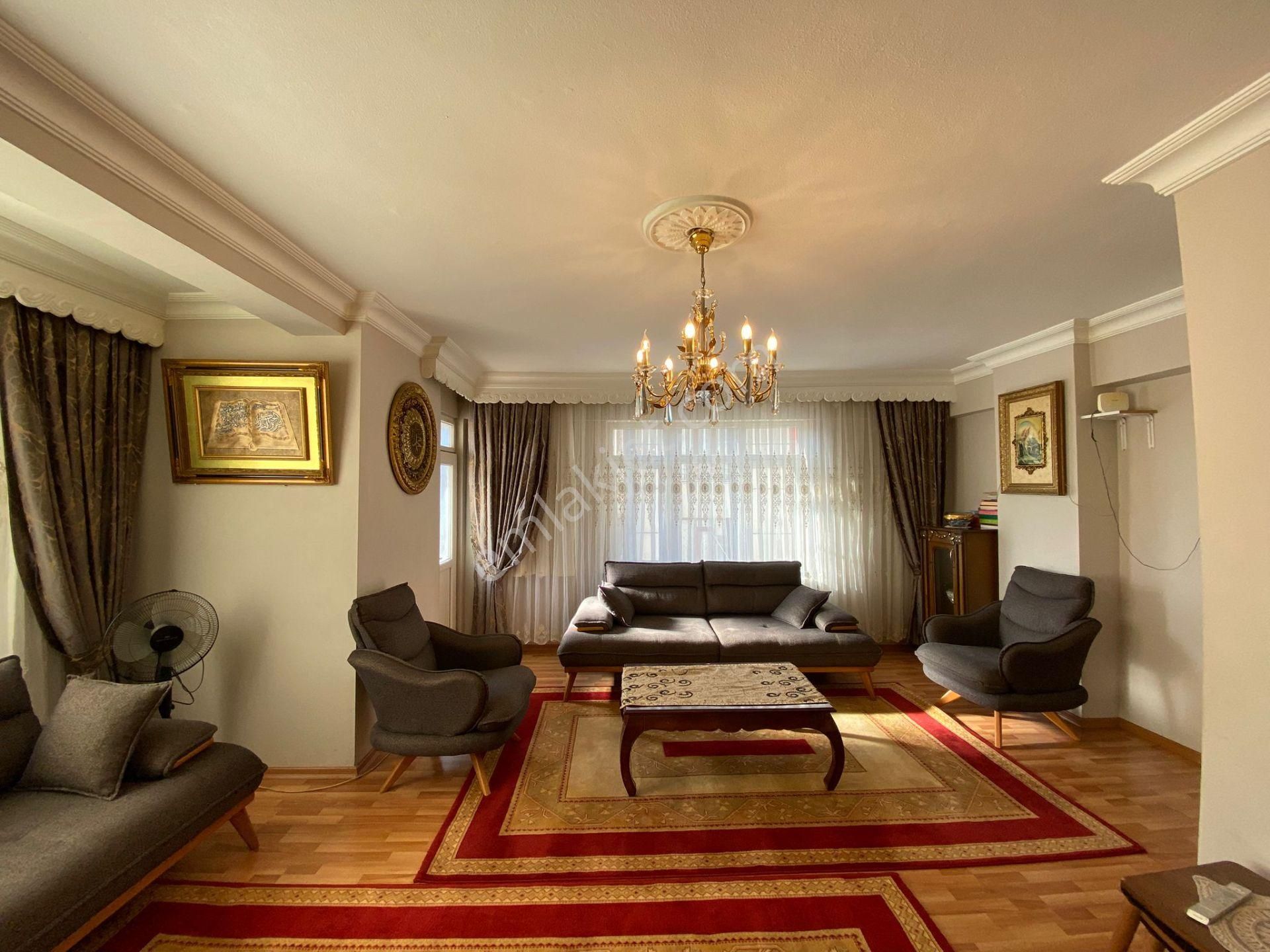 Sultançiftliği'nin Göbeğinde Emsalsiz 155 M2 3+1 Fırsat Daire! - Görsel 4