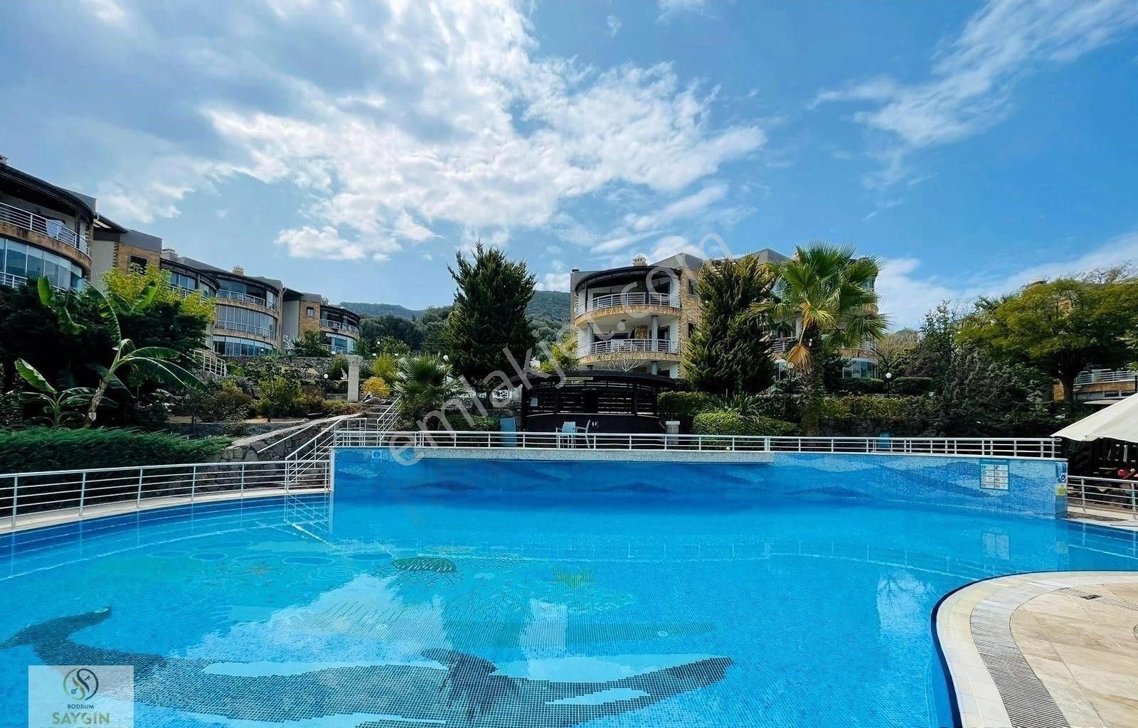 Havuzlu Güvenlikli Sitede, Deniz Manzaralı, Saunalı, 4+2 Villa