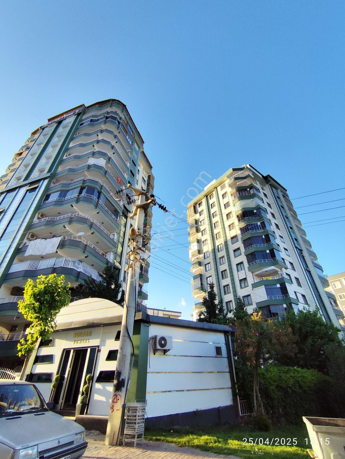 Karaköprü Karşıyaka Da 4+1 Doğalgazlı Asansörlü 240 M2 8.kat Site İçerisinde
