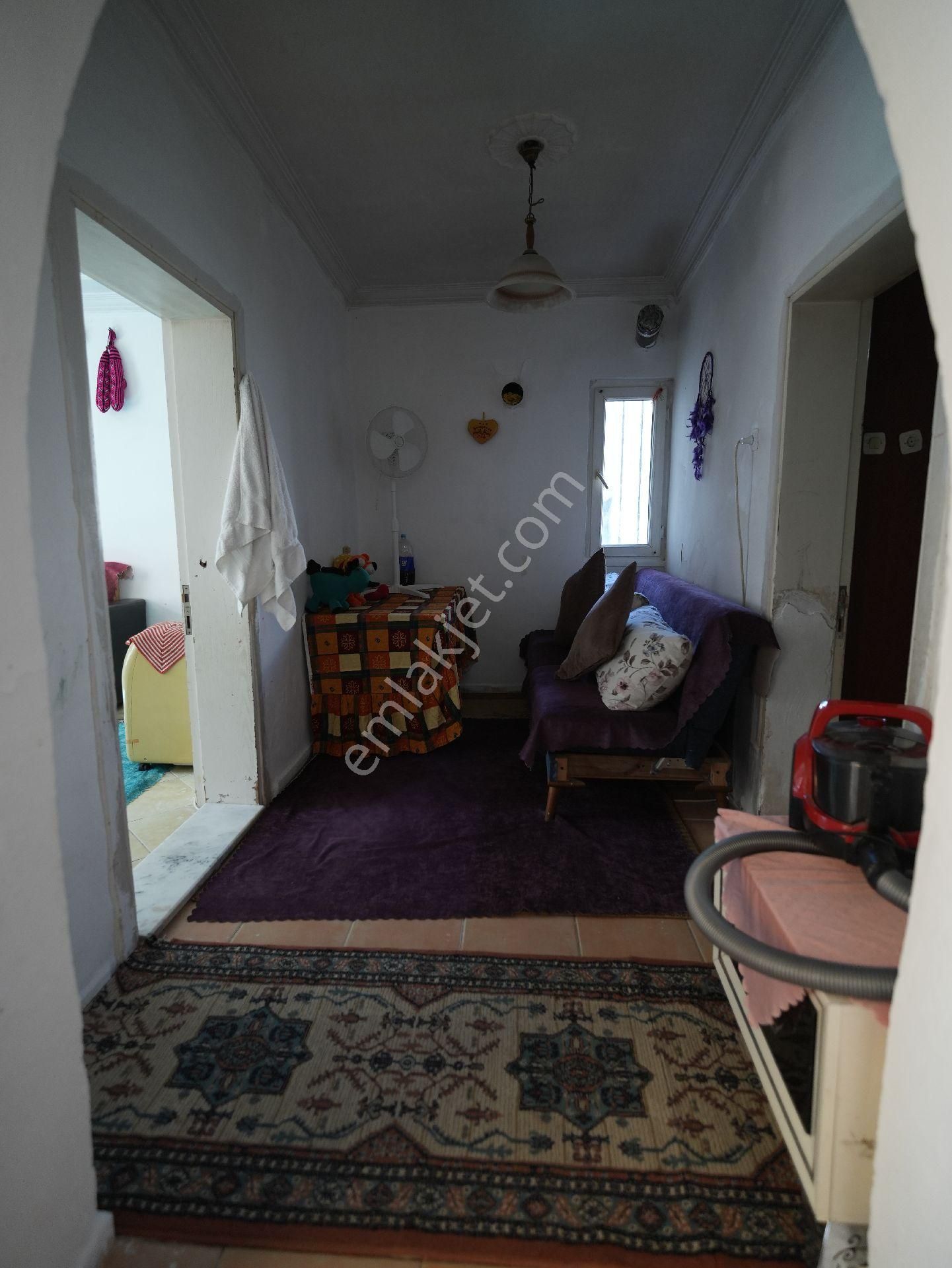 Gazipaşa Mahallesinde 2 Katlı 4+2 Kargır Ev Ve Arsası - Görsel 10