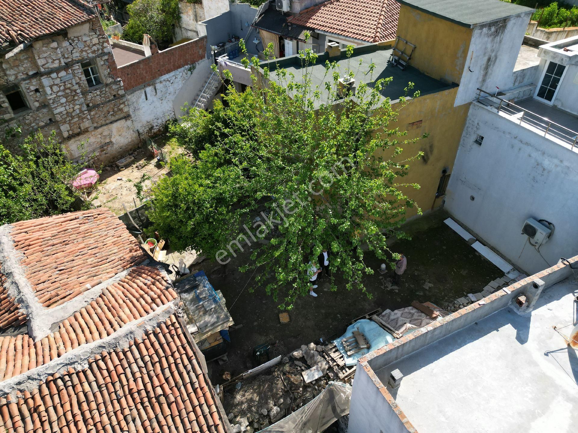 Gazipaşa Mahallesinde 2 Katlı 4+2 Kargır Ev Ve Arsası - Görsel 16