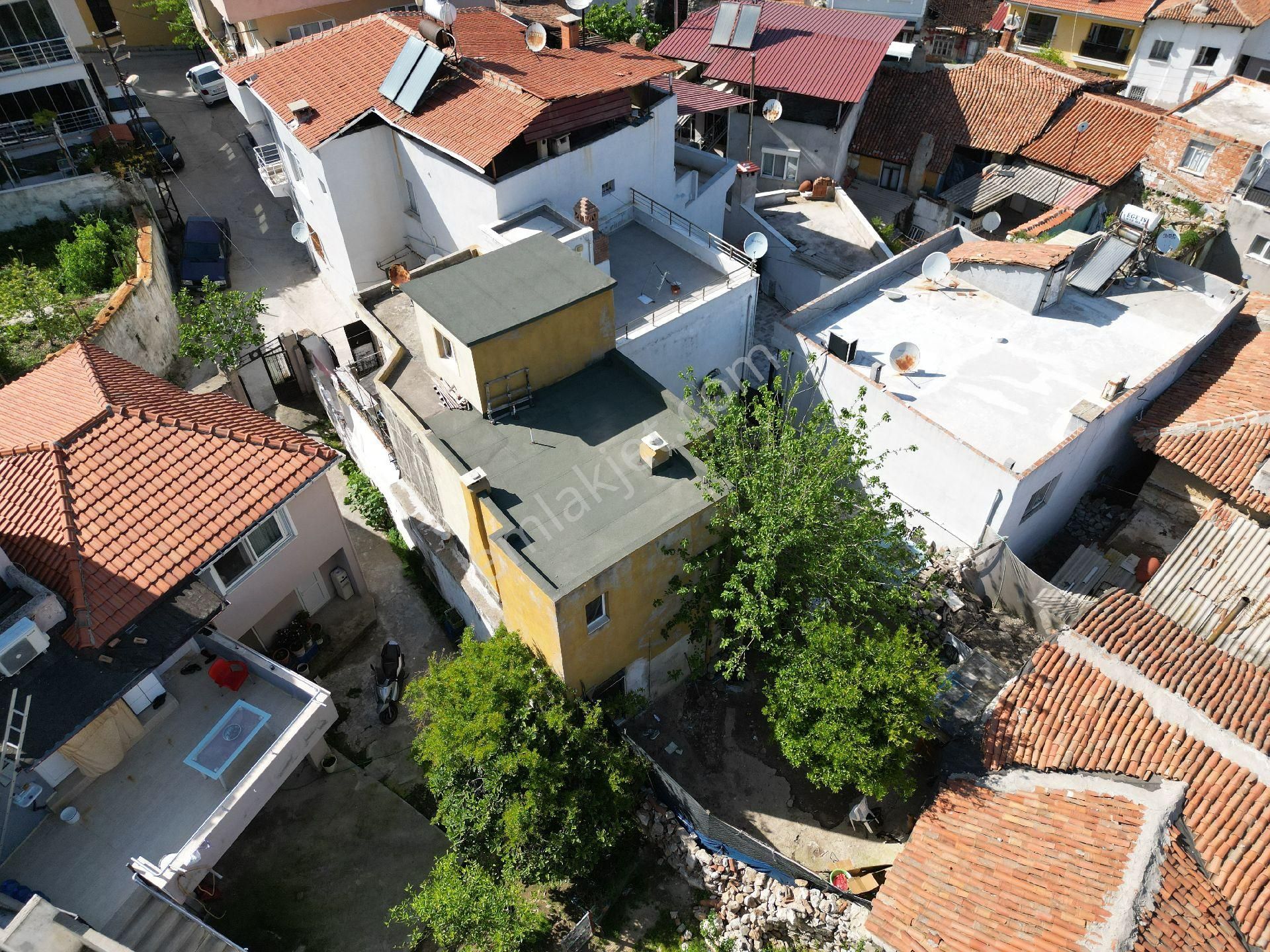 Gazipaşa Mahallesinde 2 Katlı 4+2 Kargır Ev Ve Arsası - Görsel 17