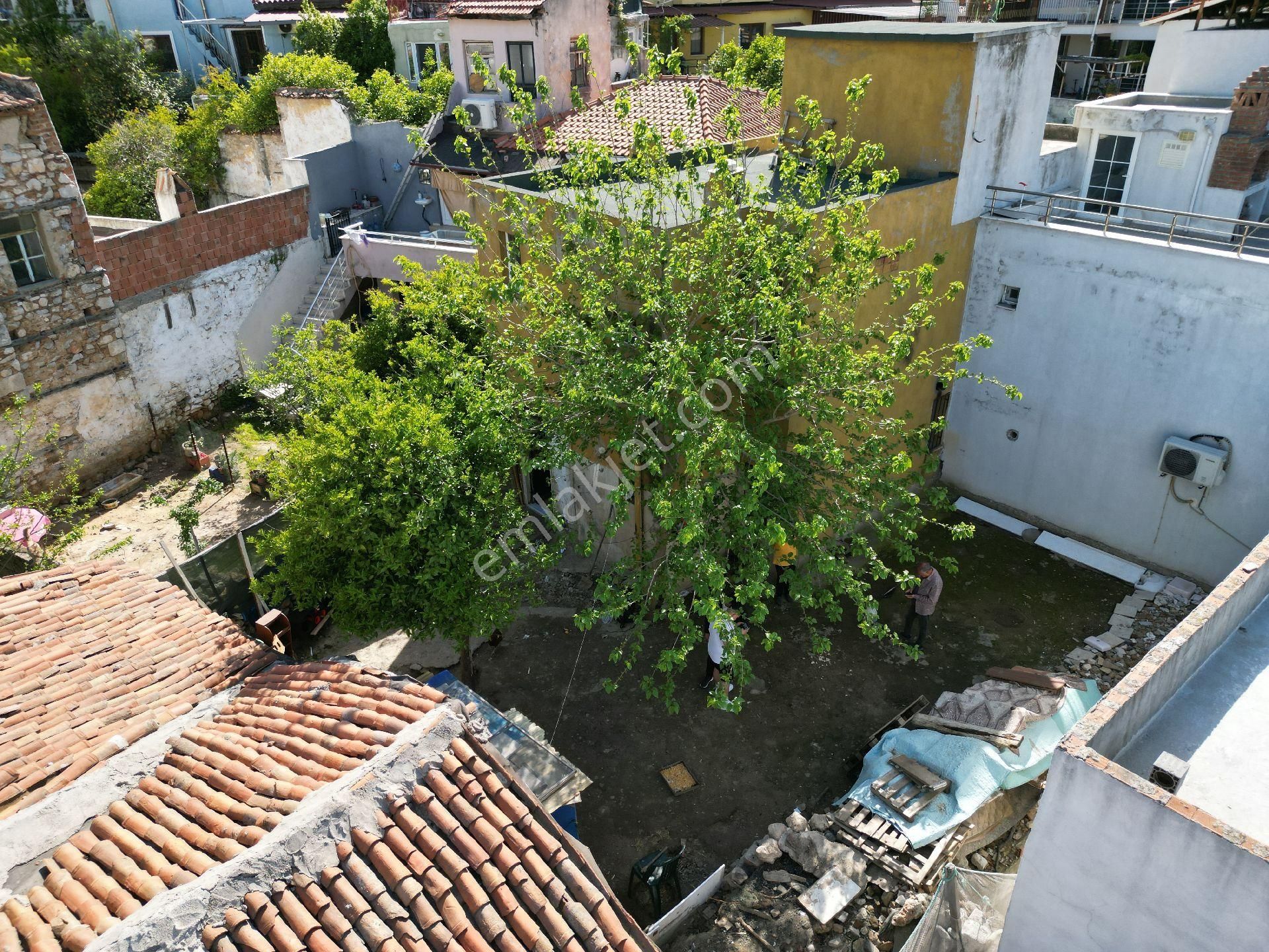 Gazipaşa Mahallesinde 2 Katlı 4+2 Kargır Ev Ve Arsası - Görsel 12