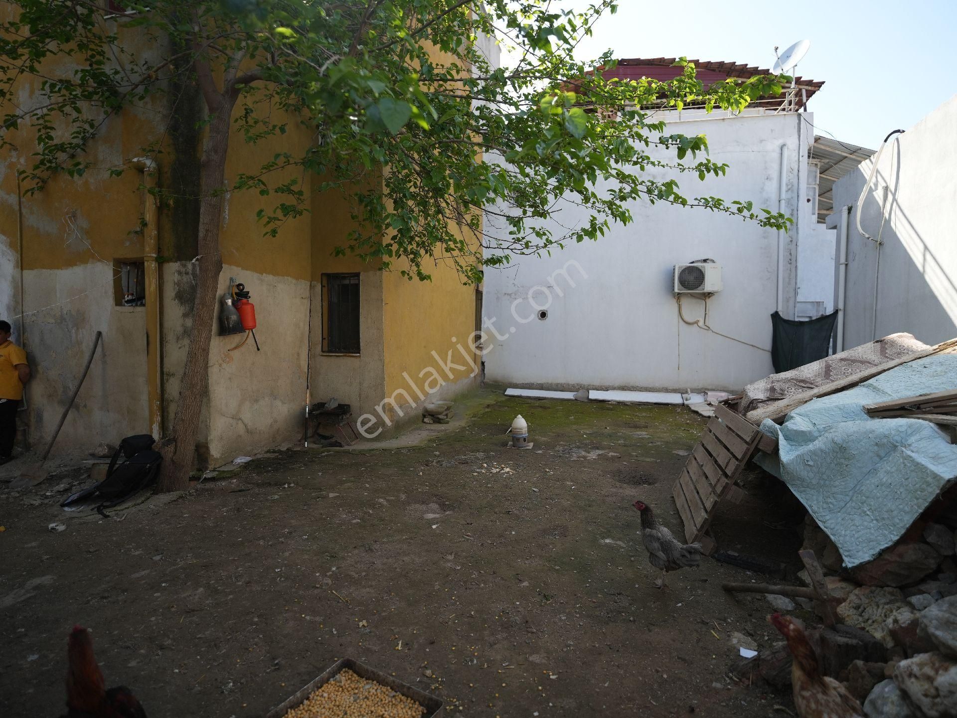 Gazipaşa Mahallesinde 2 Katlı 4+2 Kargır Ev Ve Arsası - Görsel 24