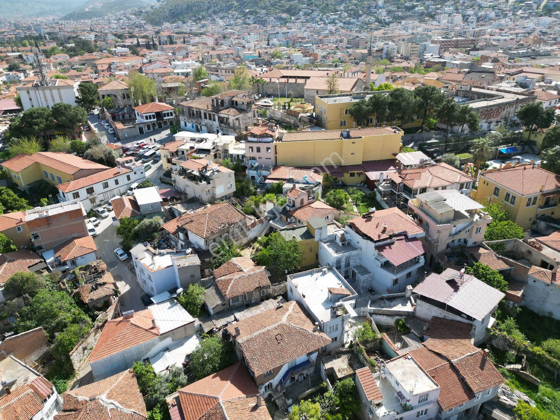 Gazipaşa Mahallesinde 2 Katlı 4+2 Kargır Ev Ve Arsası - Görsel 14