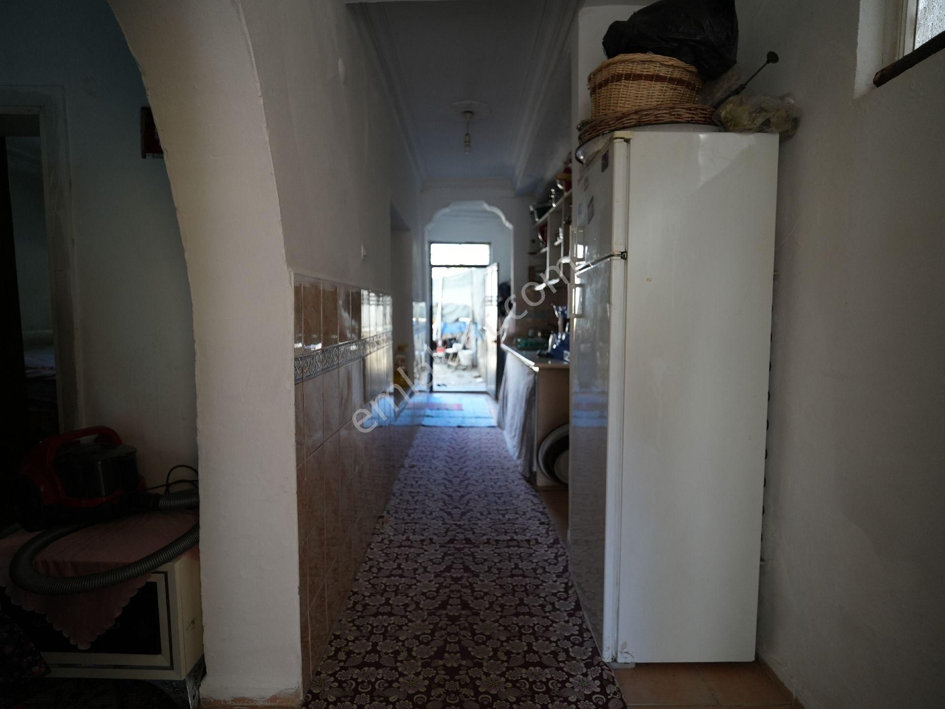 Gazipaşa Mahallesinde 2 Katlı 4+2 Kargır Ev Ve Arsası - Görsel 8