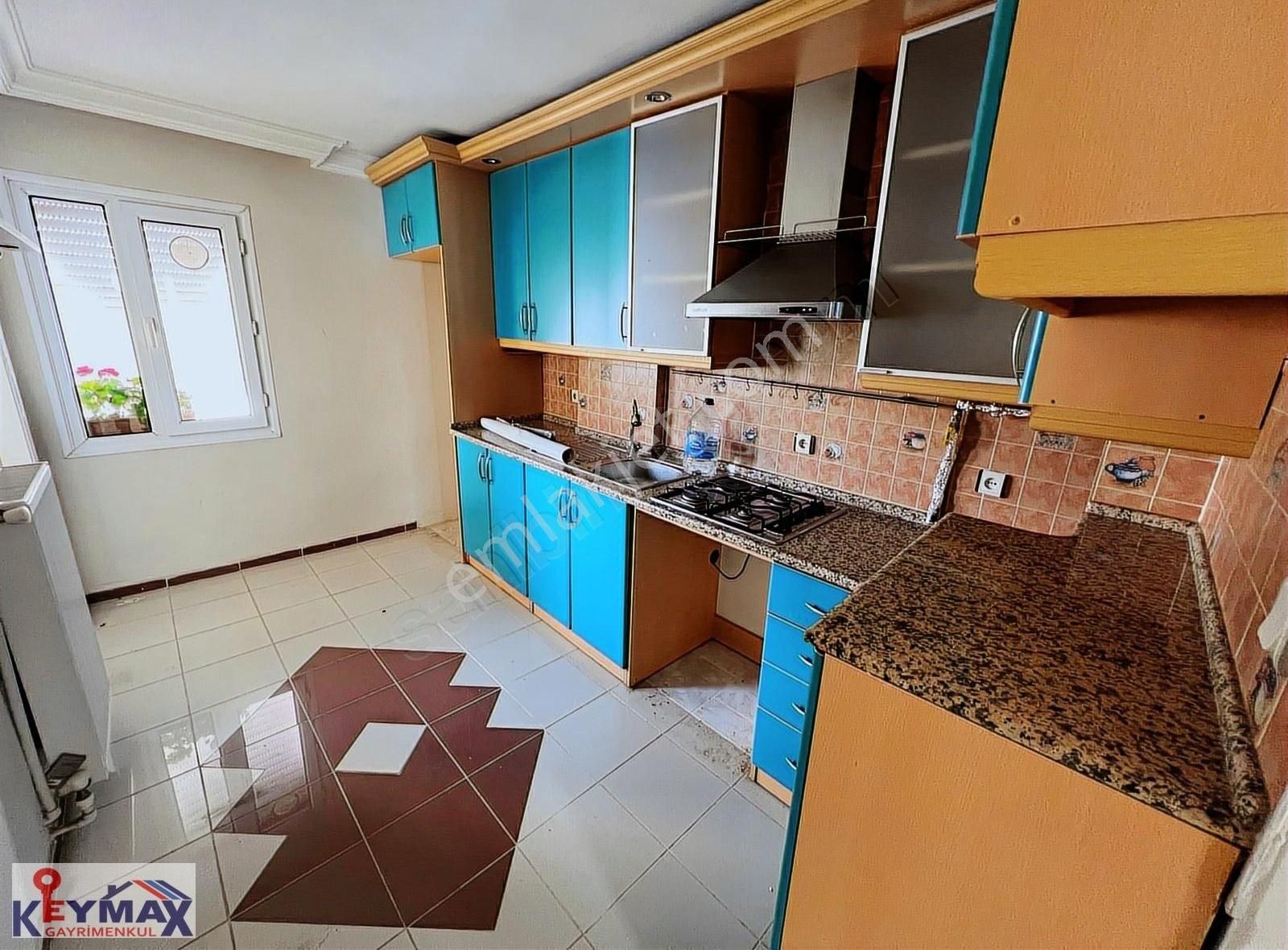 Balçova Çetin Emeç Meşale Sitesi Kiralık 3+1 Arakat Geniş Daire