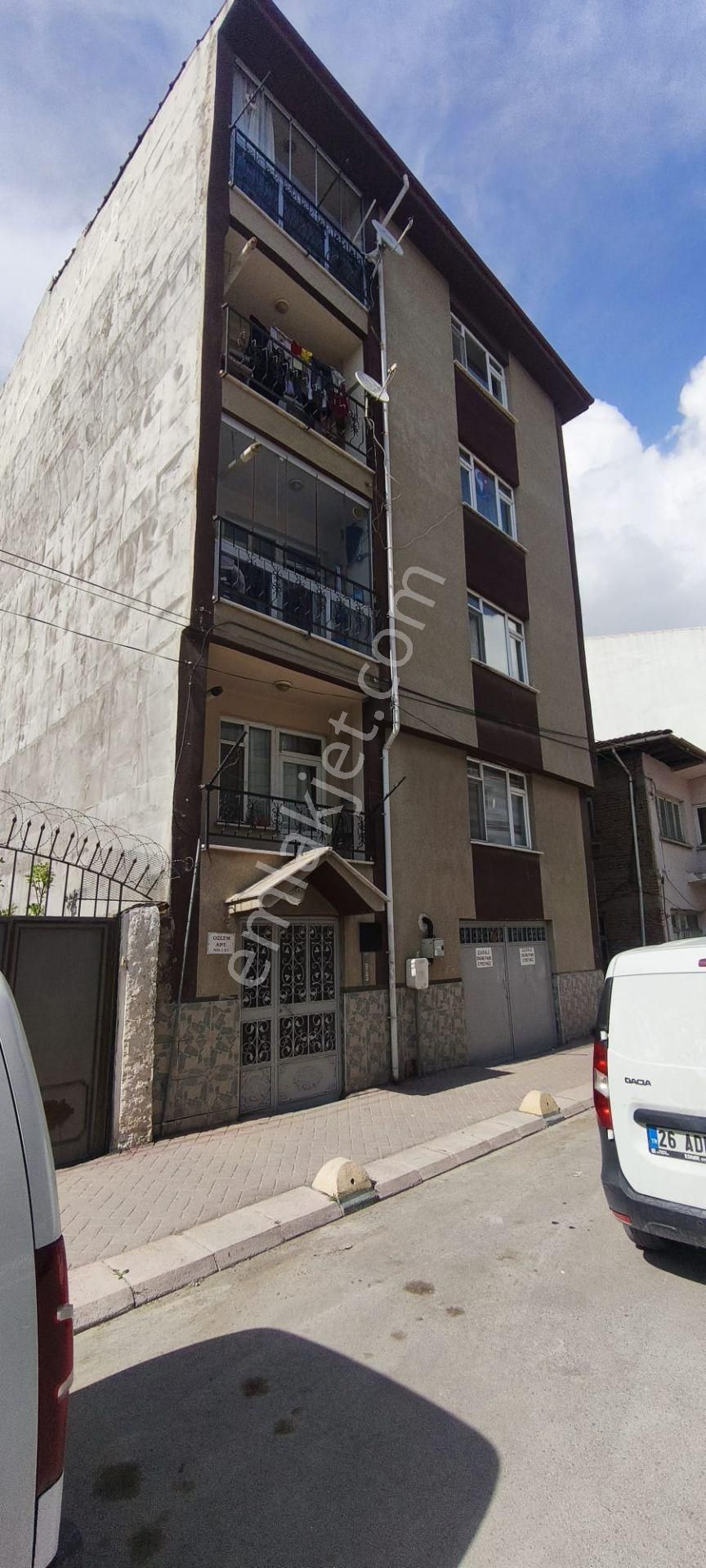 İki Emlak'tan Ömerağa Mah.turgutreis Cad.üstü Kiralık 2+1