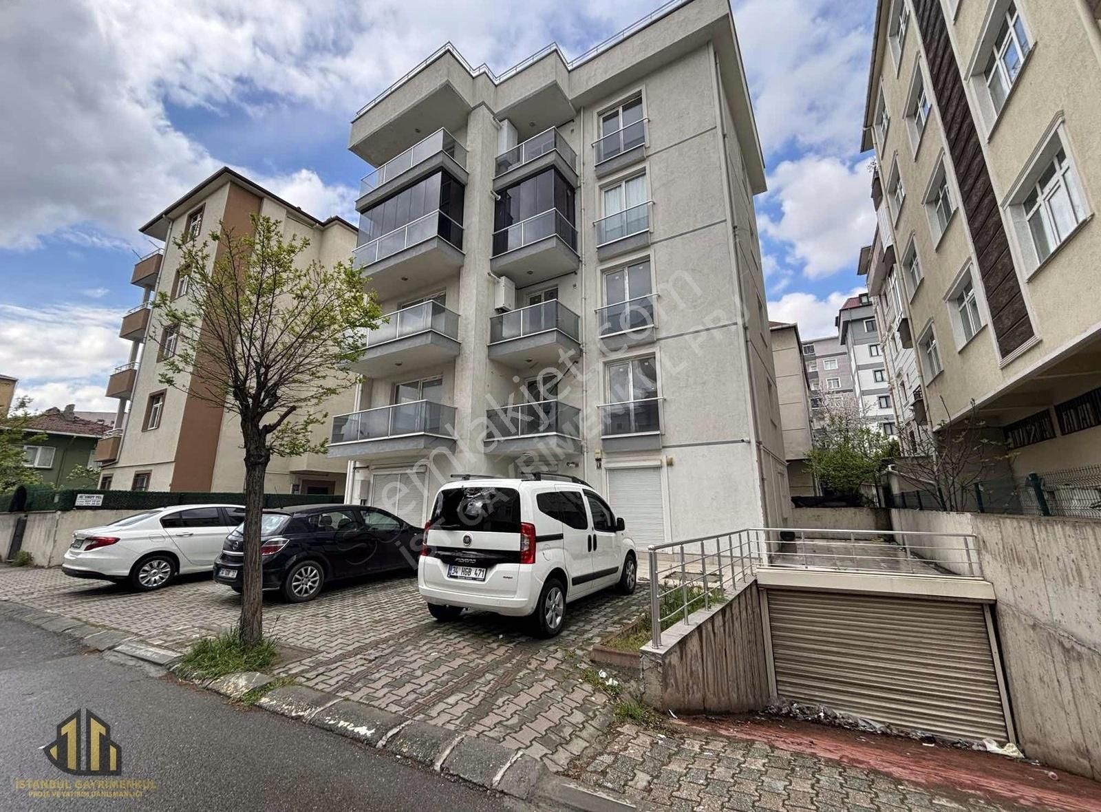 Pendik Kaynarca'da Sahil Yoluna Komşu 2+1 Boş 90 M2 Oturuma Hazr