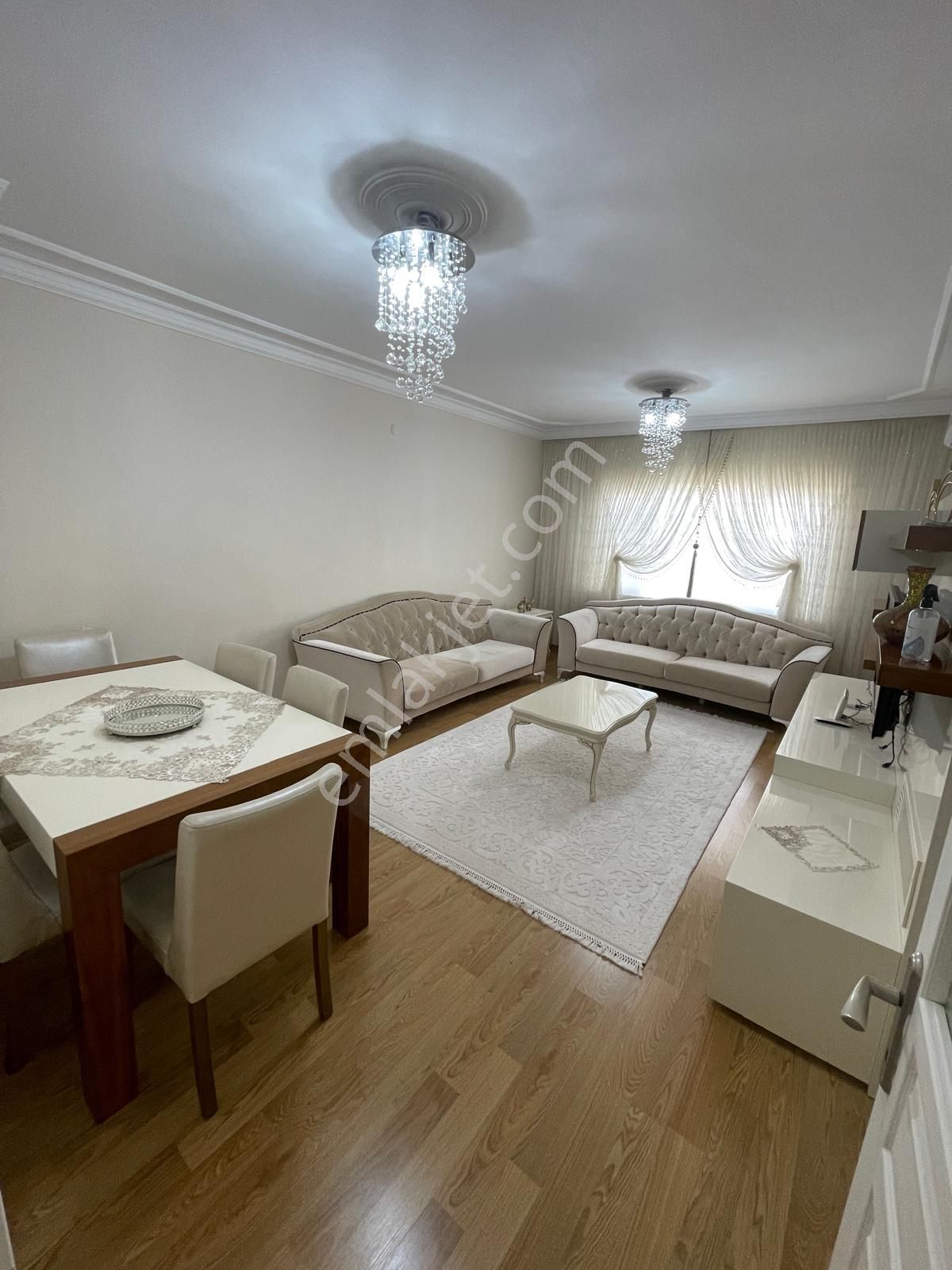 Quattro'dan 3+1 Doğalgazlı Asansörlü Full Eşyalı Kiralık Daire