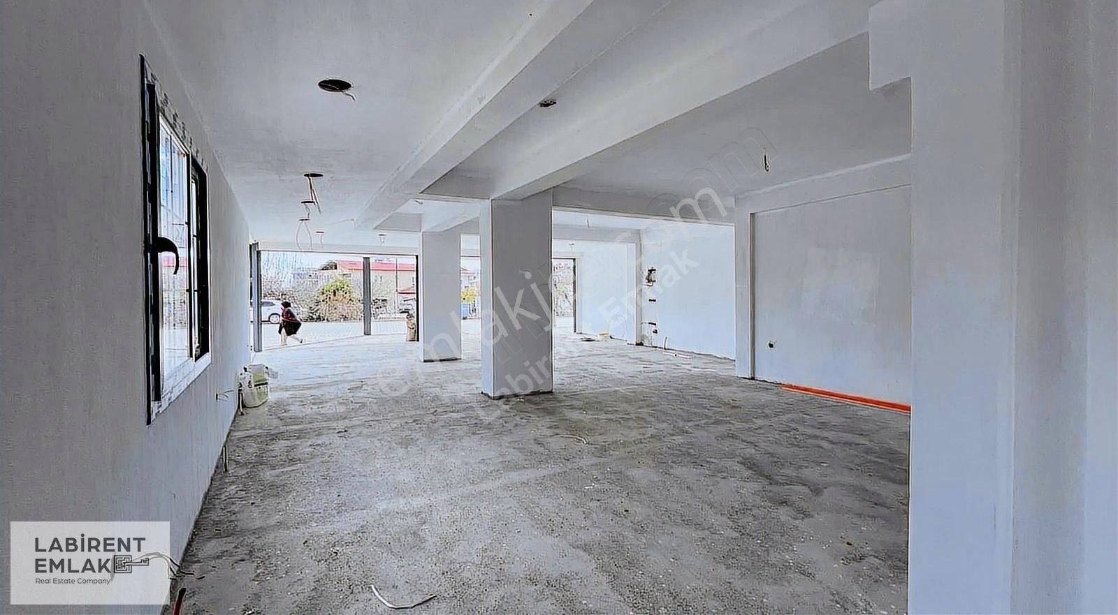 Cadde Üzerinde 245 M2 Acilll Satılık İşyeri!!!!!!(75 M2 Depo)