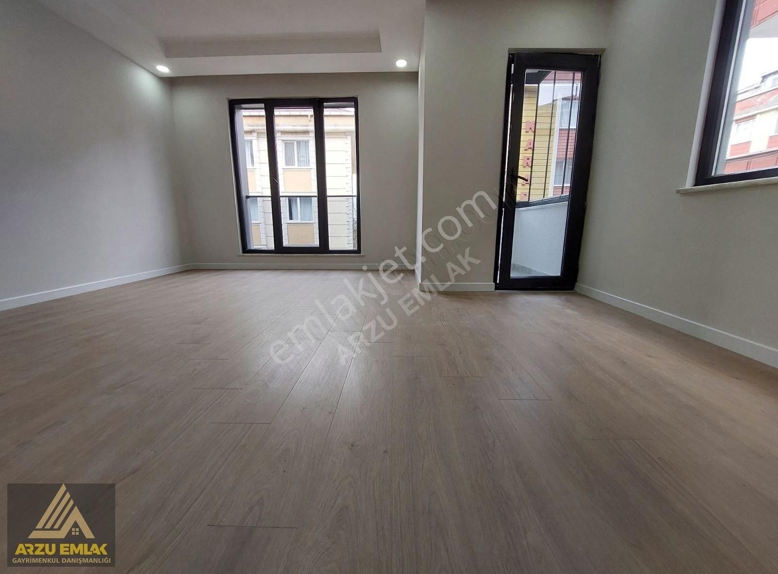 Arzu Emlaktan Yerden Isıtmalı 100 M2 Satılık 2+1 Daire