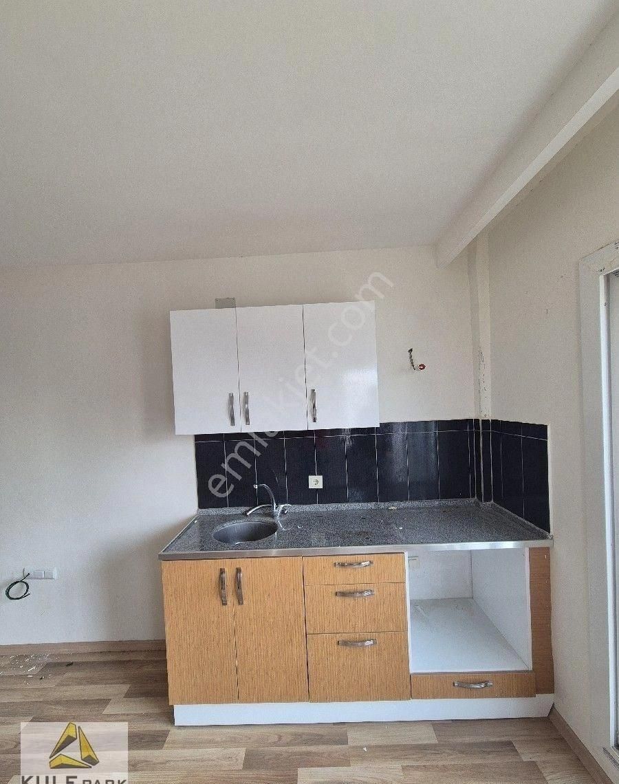 Çarkıpare'de 1+1 Stadyum Civarı Şohbenli Merkezi Konumda Kiralık Daire