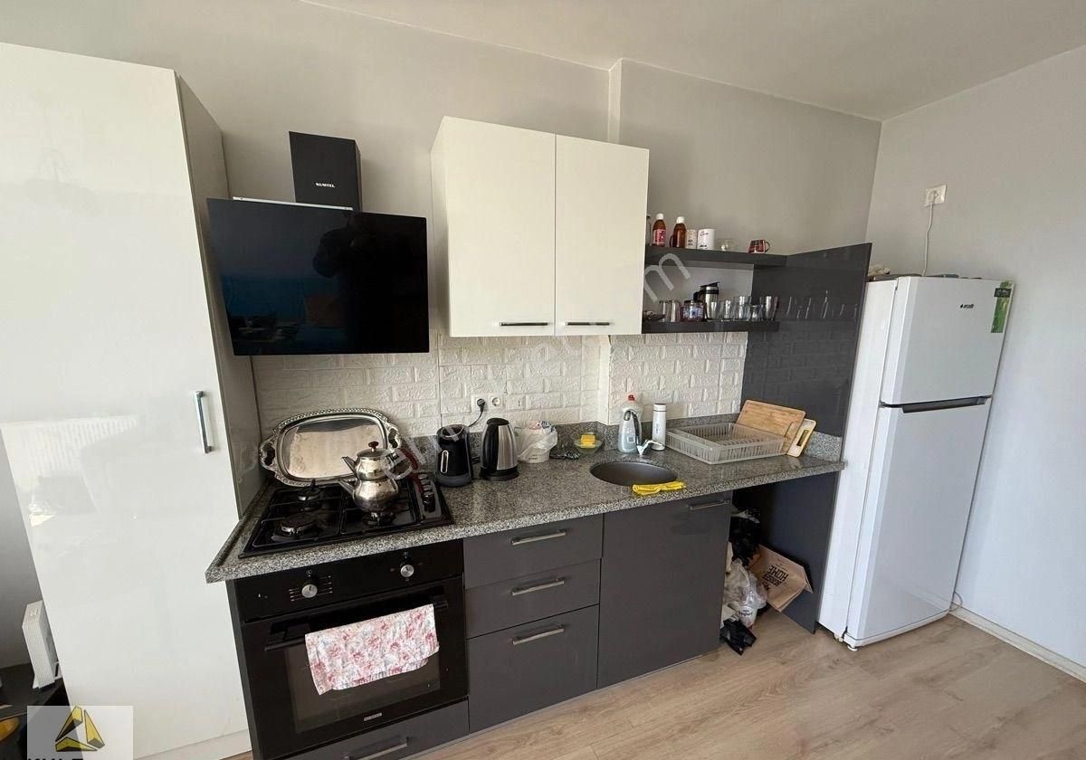 Kulepark Gültepe'de Bulvar Üstü Geniş Balkonlu Full Eşyalı 1+1 Kiralık Daire