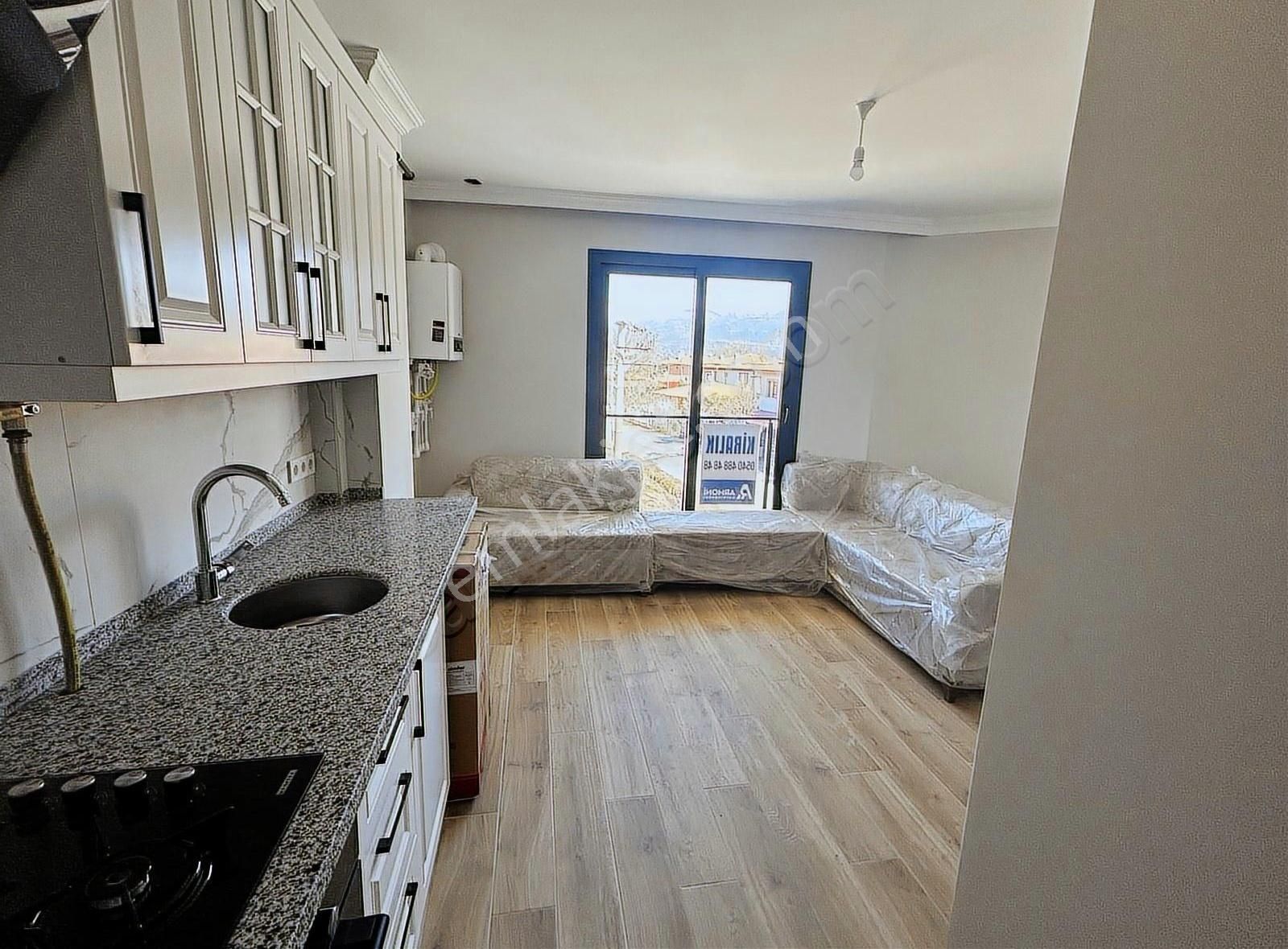 Yeniköy 1+1 Eşyalı Merkezi Konumda Kiralık