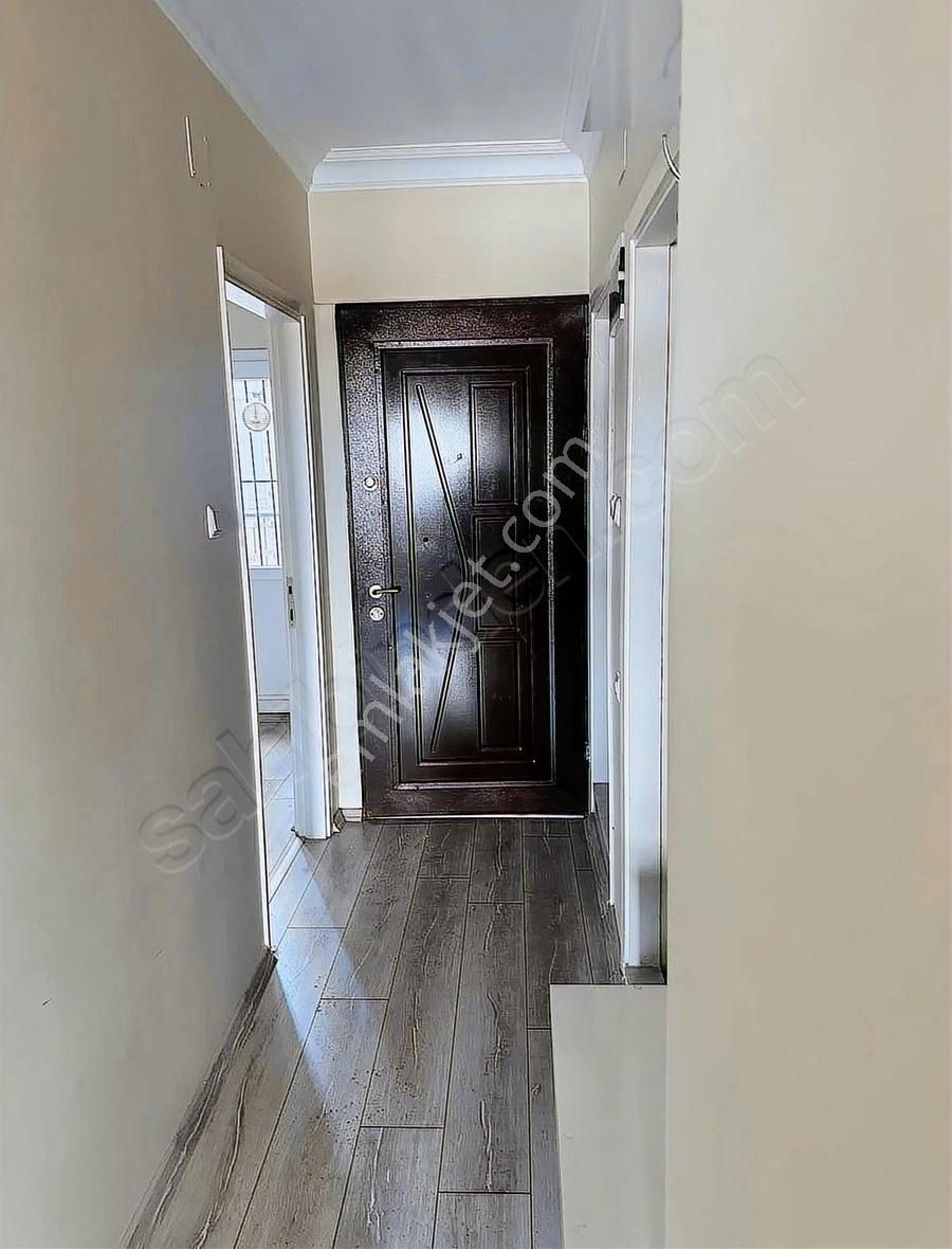 Hastahaneye Ve Yeşilliğe Yakın Caddede Köşe 2+1 Daire