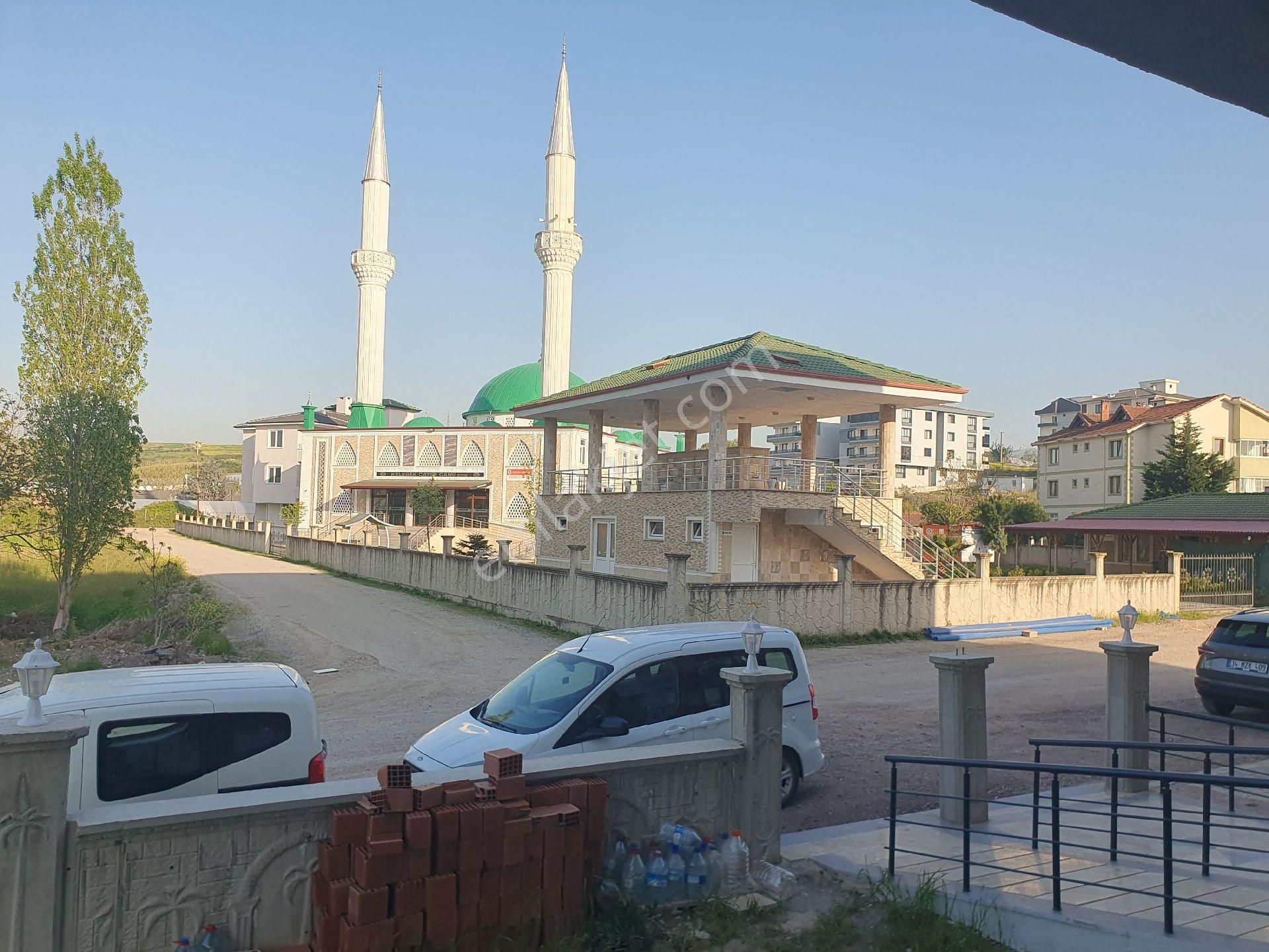 Yalova Çiftlikköy Kelebek Çayırında Kiralık 3+1 130 M2 Daire