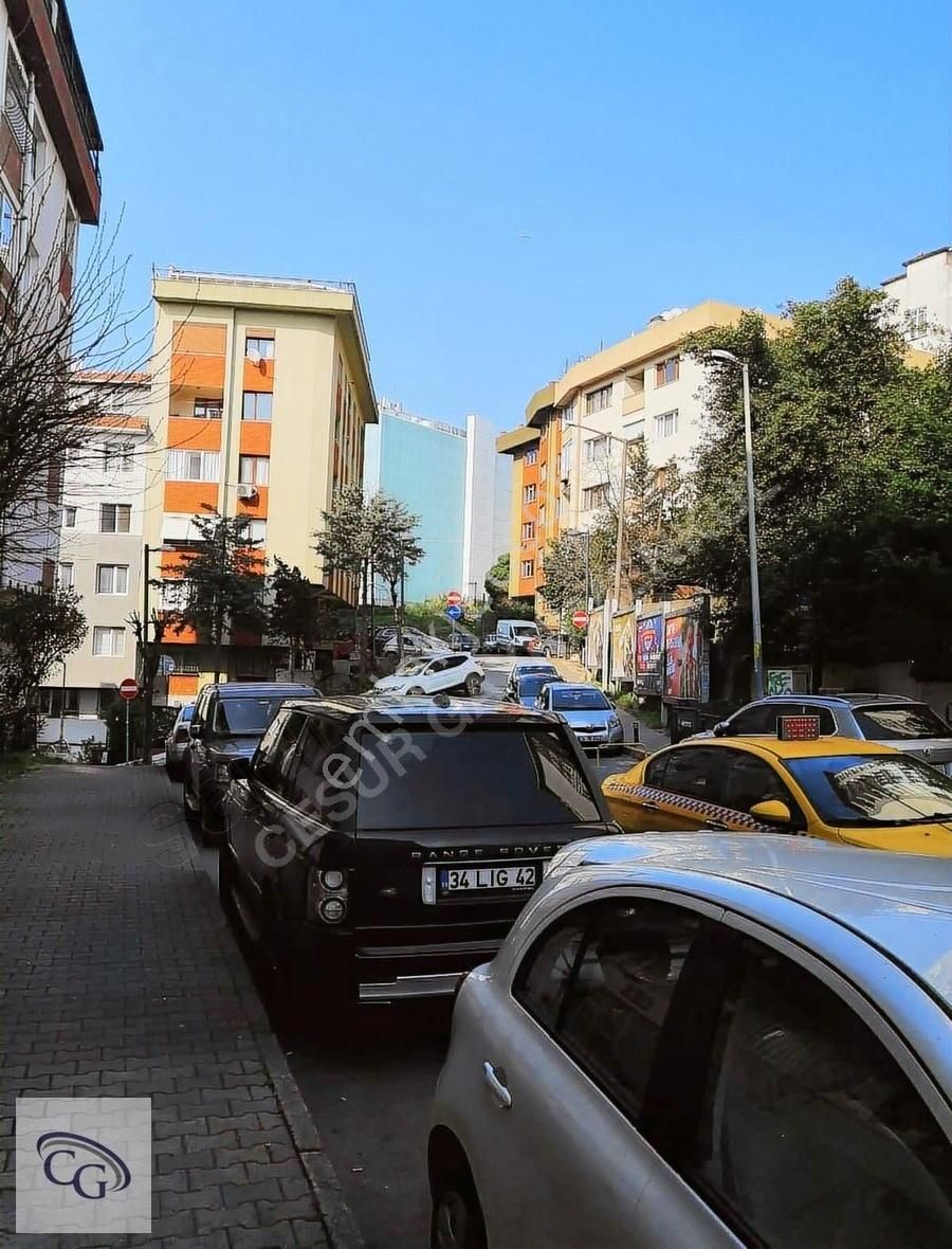 Şişli-19 Mayıs'da Kiralık 4. Katta (4+1) 160 M² Daire