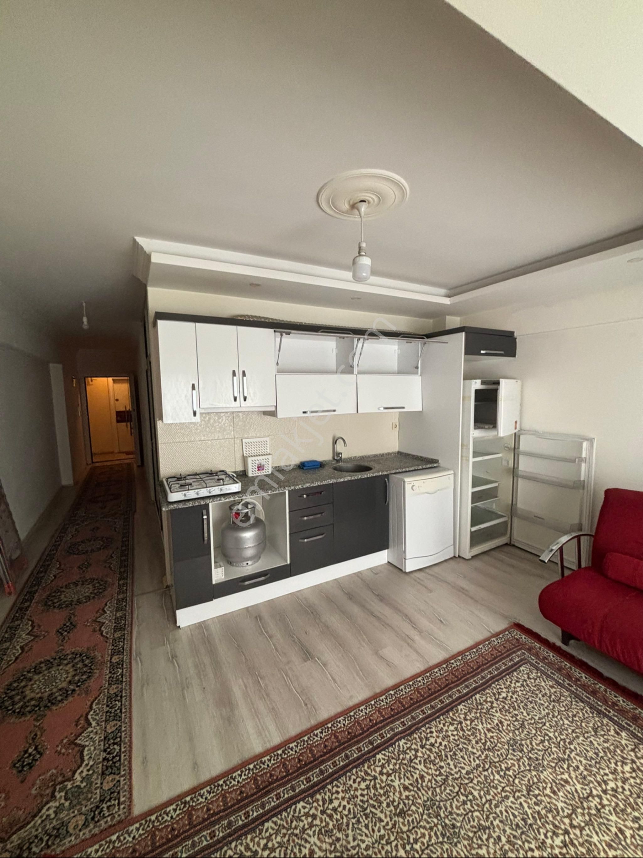 Cumhuriyet Mah 1+1 Full Eşyalı Kiralık Daire