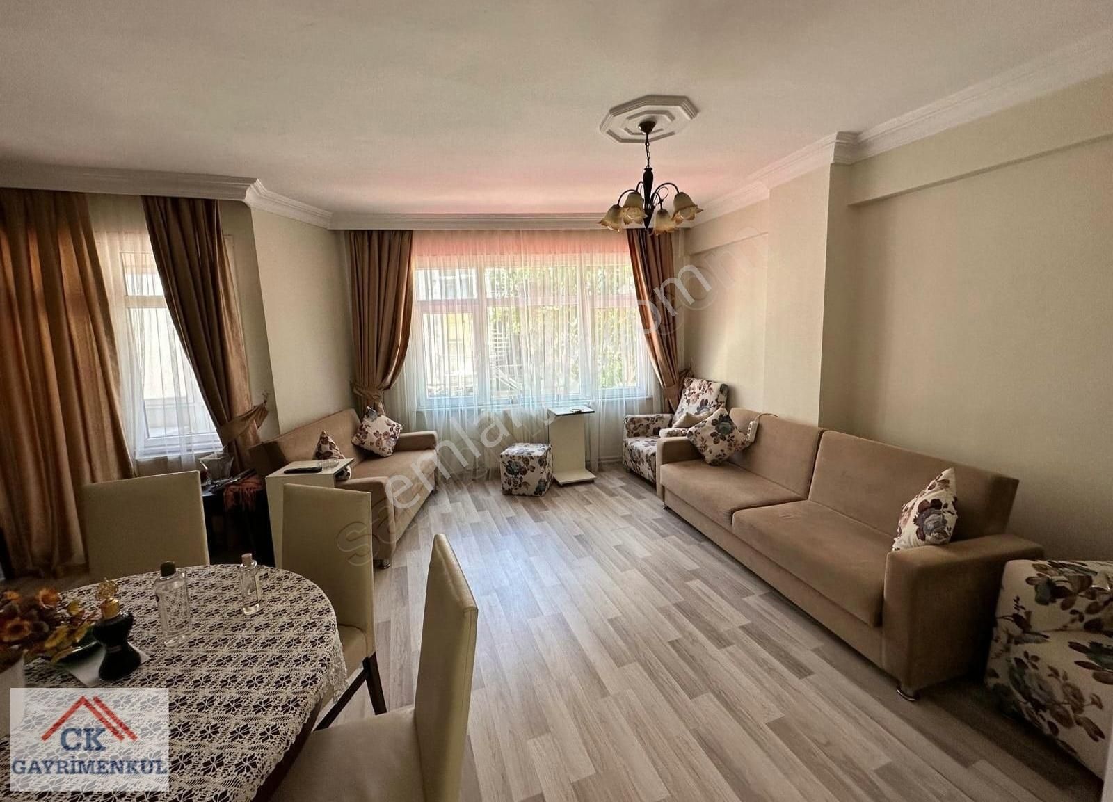 Ck'dan Full Tadilatlı Minibüs Caddesi Üzeri Geniş 2+1 Daire