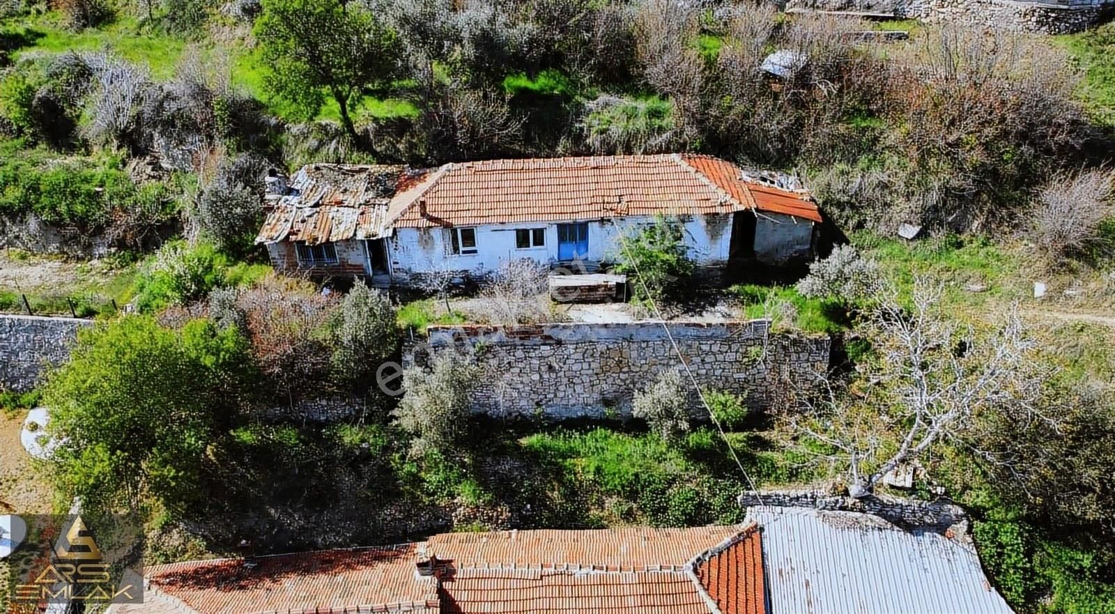 Ars 'den Satılık Buldan Çaybaşın'da Müstakil Ev Villalık Arsa