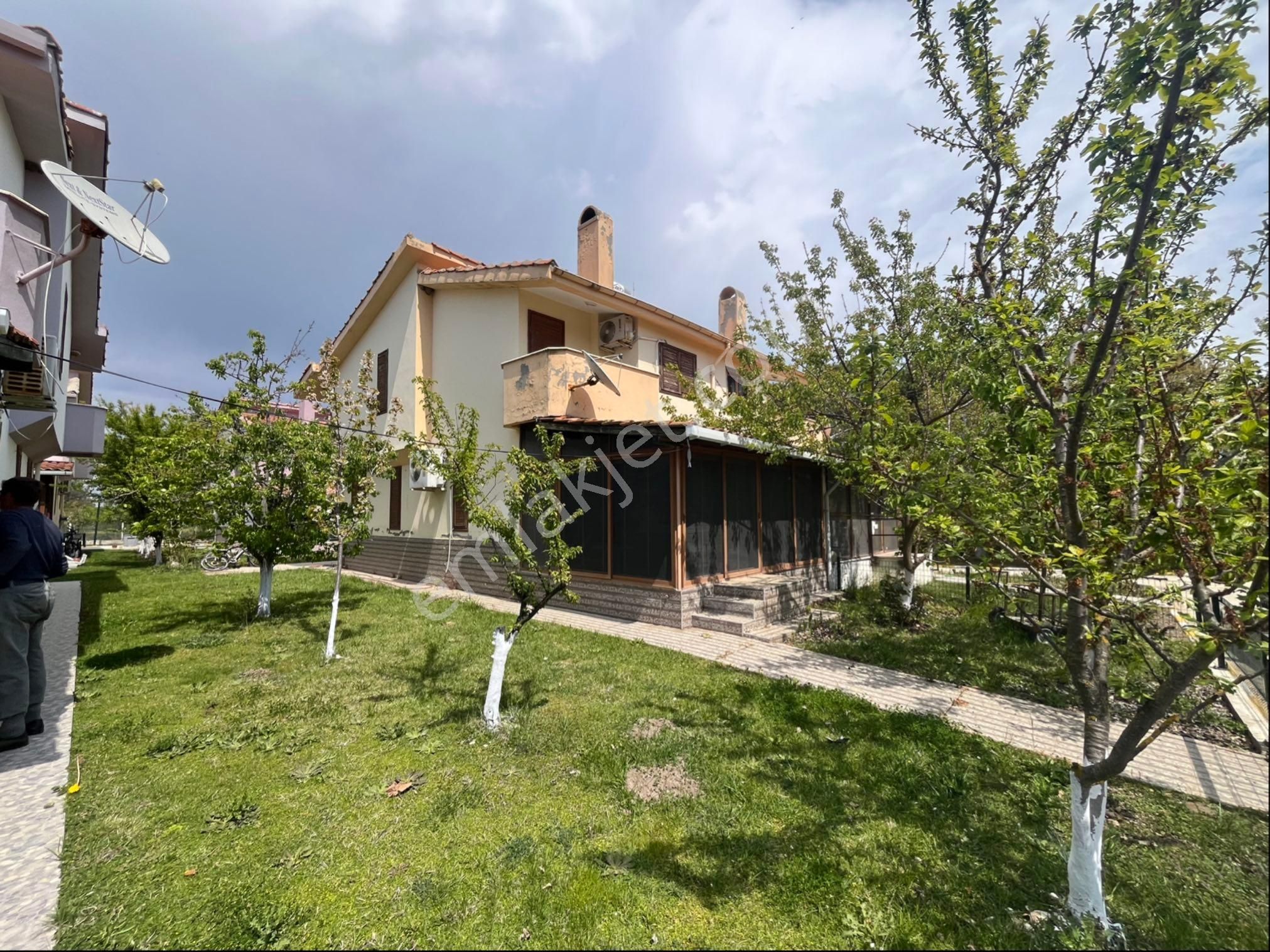 Enez Gülçavuş Saroz Tatil Sitesinde Satılık Villa