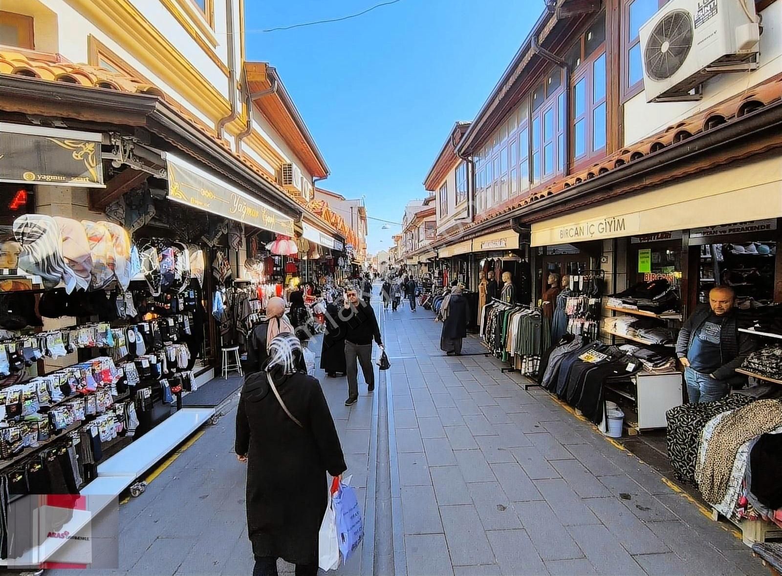 Aras Gyo'dan Bedesten'de Devren Satılık Çocuk Giyim Mağazası
