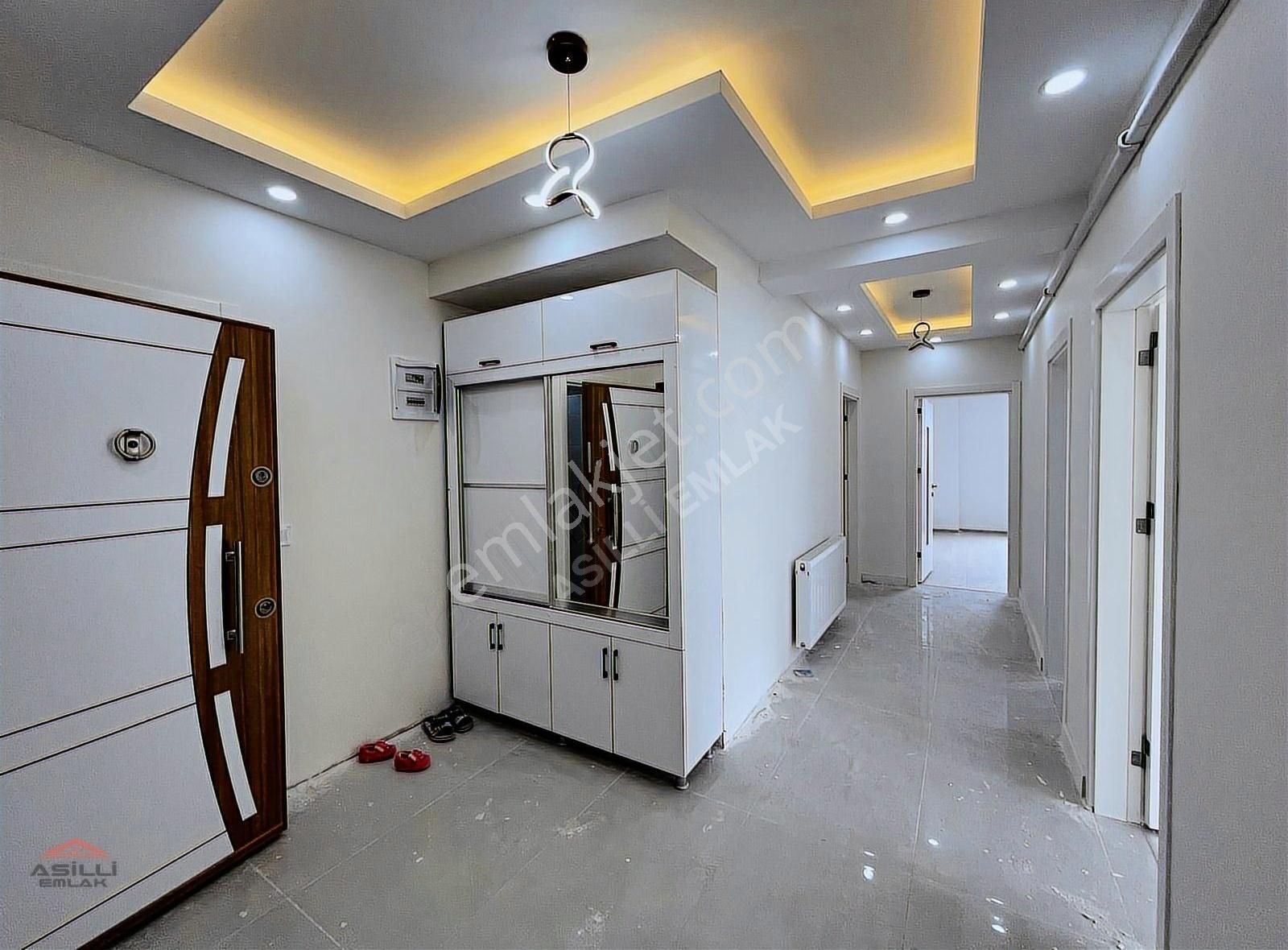 İstiklal Mahallesi Okullar Yanı Satılık 3+1 Daire