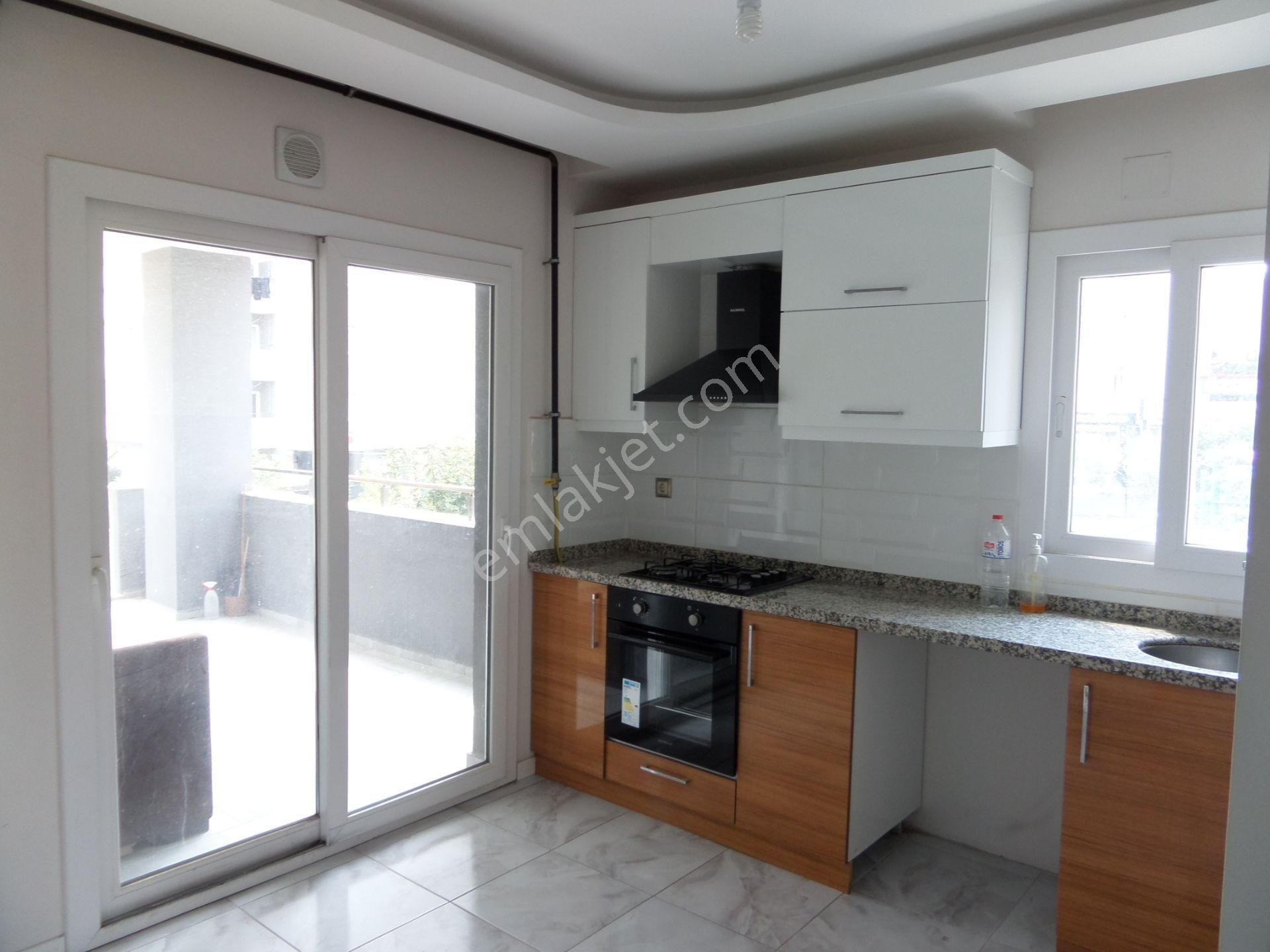 3+1 K. Mutfaklı Geniş Balkon Çift Banyolu Kullanışlı