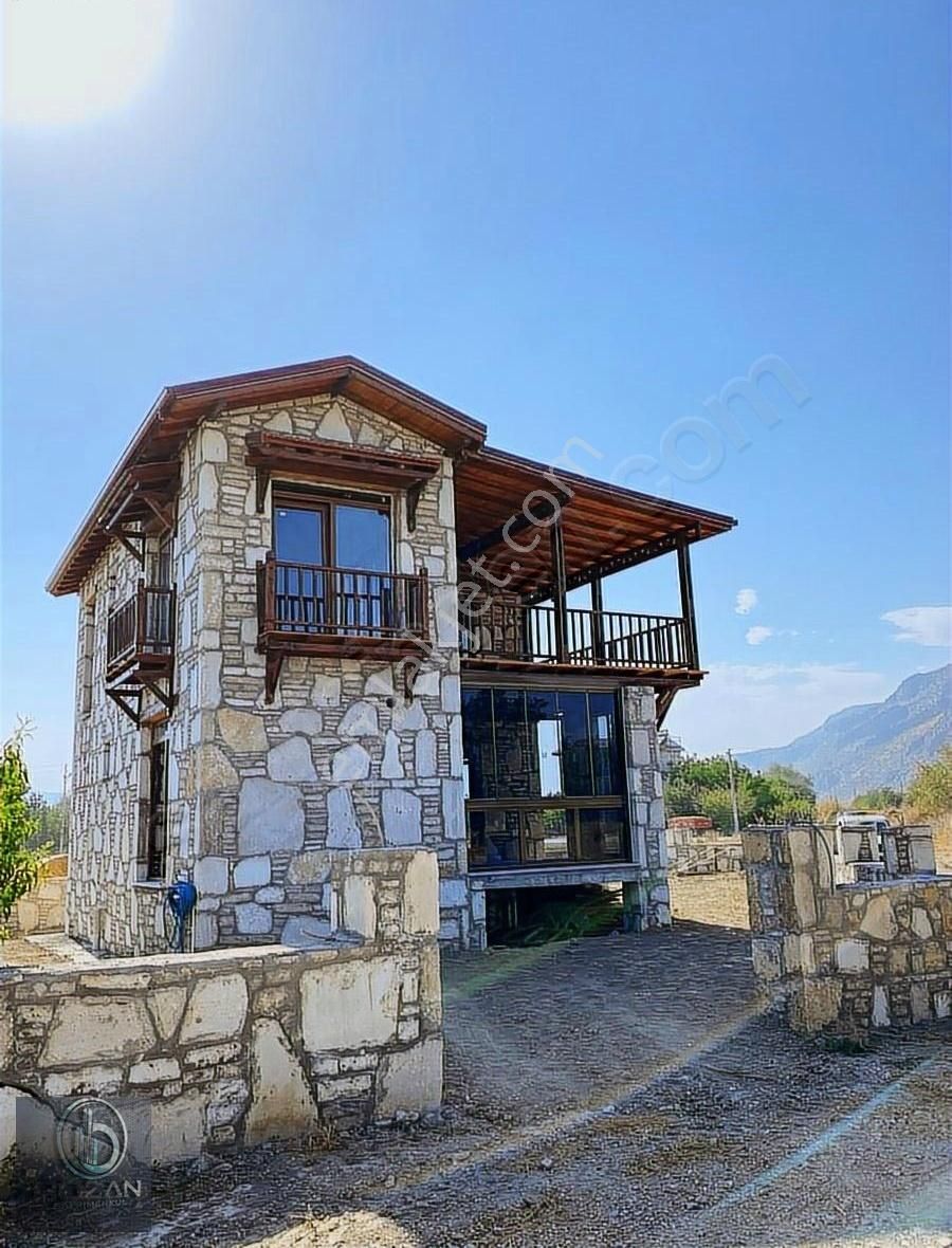 Bucak Kızılkaya Da Satılık Taş Villa Takaslı