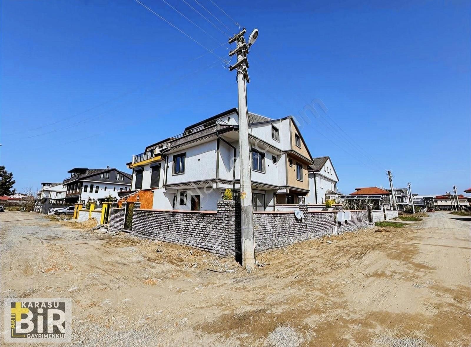 Bayramlık Fırsat ! Köşe Büyük Parsel Yerden Isıtmalı