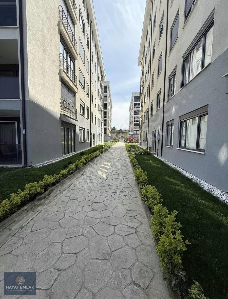 Havuzlu Sitede Kiralık 2+1