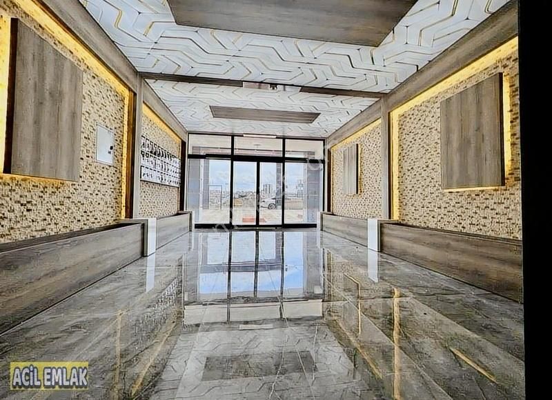 Nezih Bir Sitede 3 Cepheli Ebvyn Banyo Giyinme Odalı Geniş M2