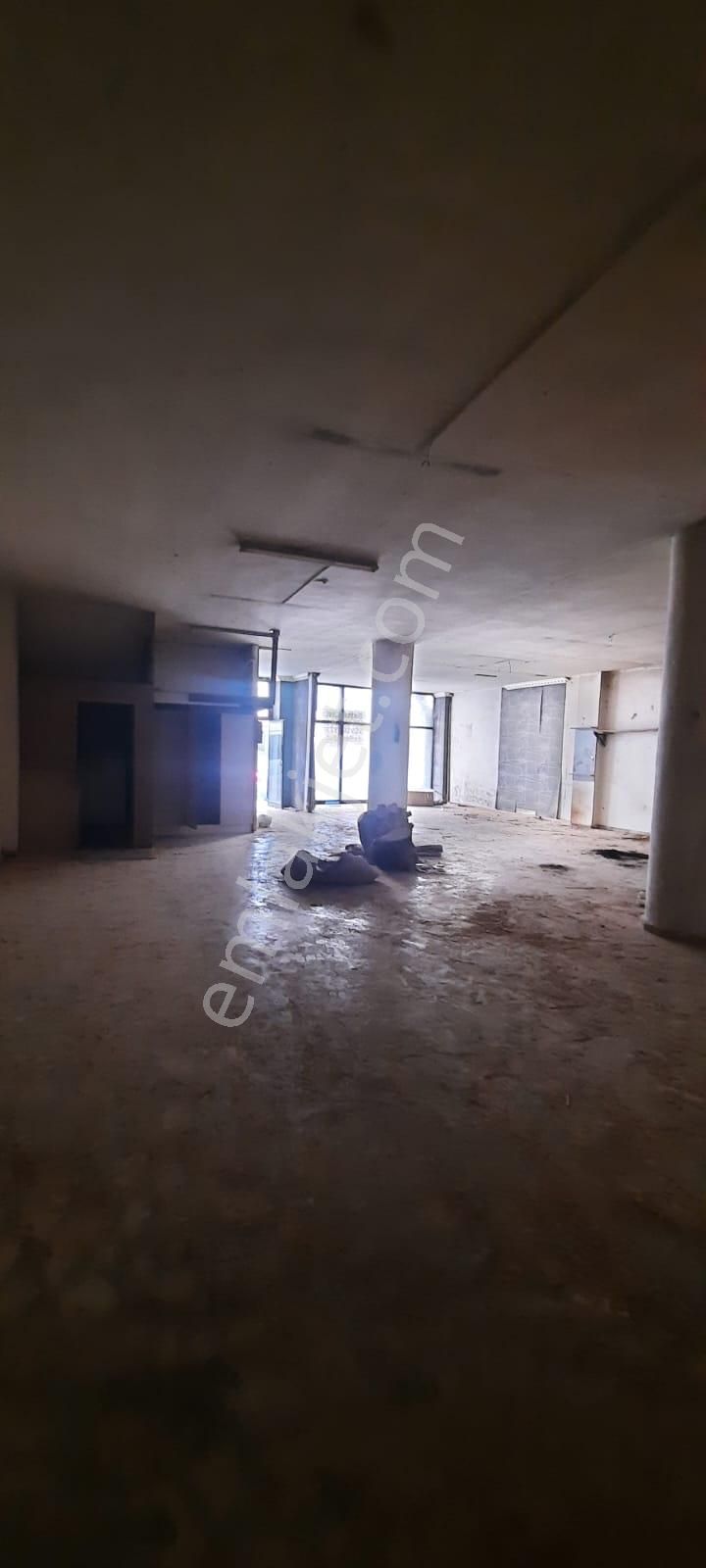 Küçükçekmece İkitelli Kiralık İş Yeri Basınexpres Yolunda