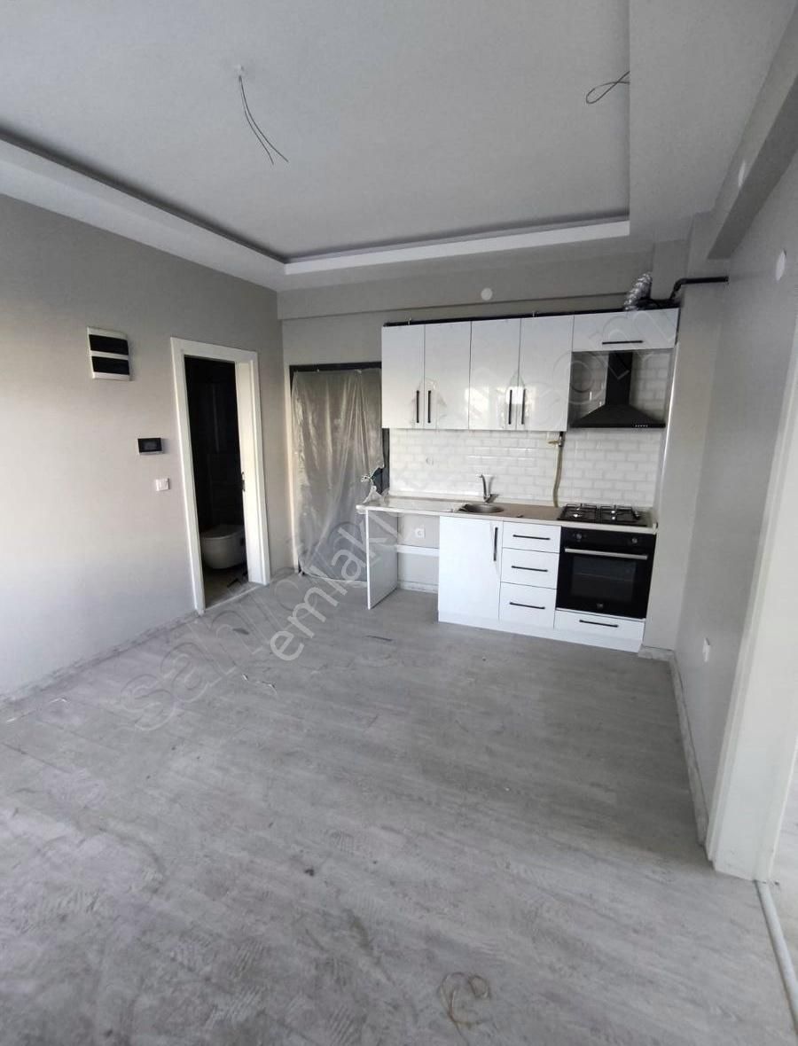 Buca Tenis Klubu Karşısı Şirinkapıda Sıfır 1+1 Daire