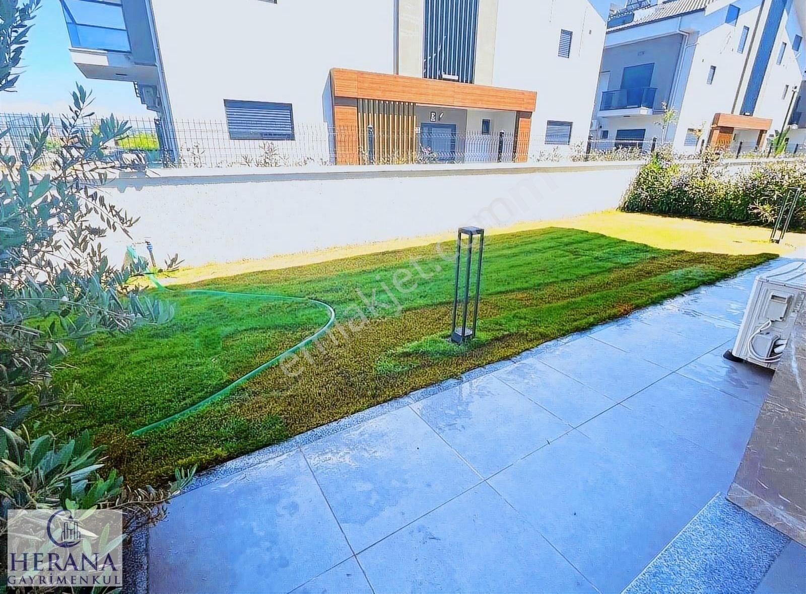 Plaja 250m Mesafede 400 M2 Arsa Payına Sahip Lüks Müstakil Villa - Görsel 16