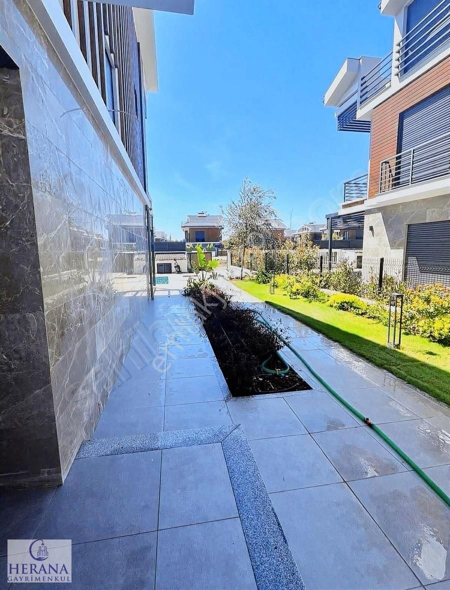 Plaja 250m Mesafede 400 M2 Arsa Payına Sahip Lüks Müstakil Villa - Görsel 17