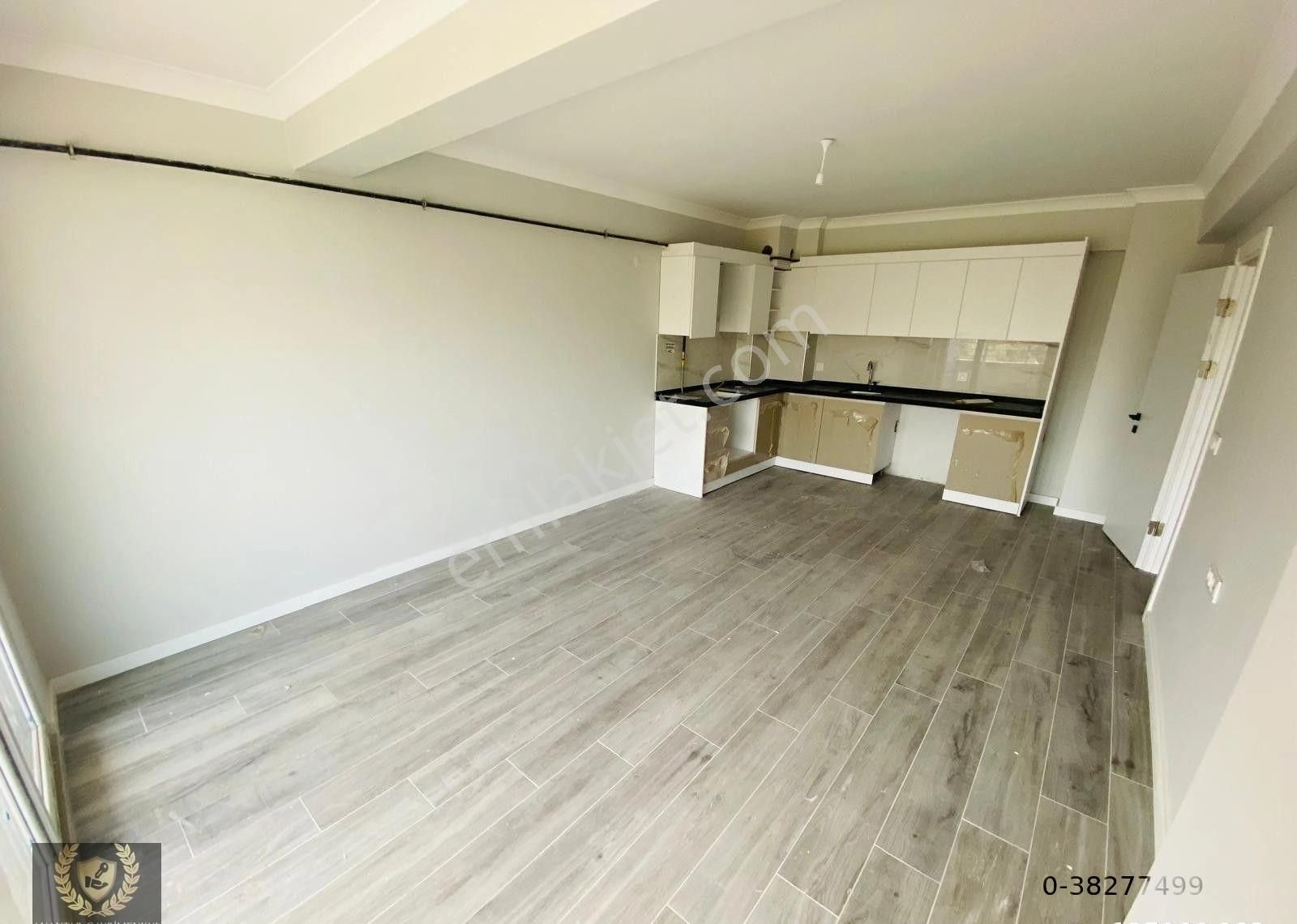 Bandırma Anahtar Gayrimenkul'den Yeni Mahallede Yeni Binada Asansörlü Ara Kat 1+1 55m2 Kiralık Daire