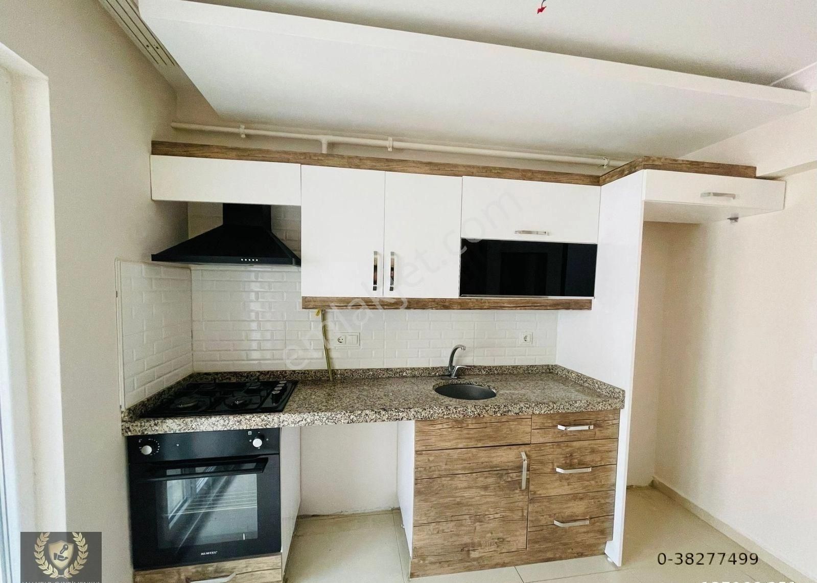 Bandırma Anahtar Gayrimenkul'den Çınarlı Mahallesinde 3+1 3.kat 125 M2 Satılık Daire