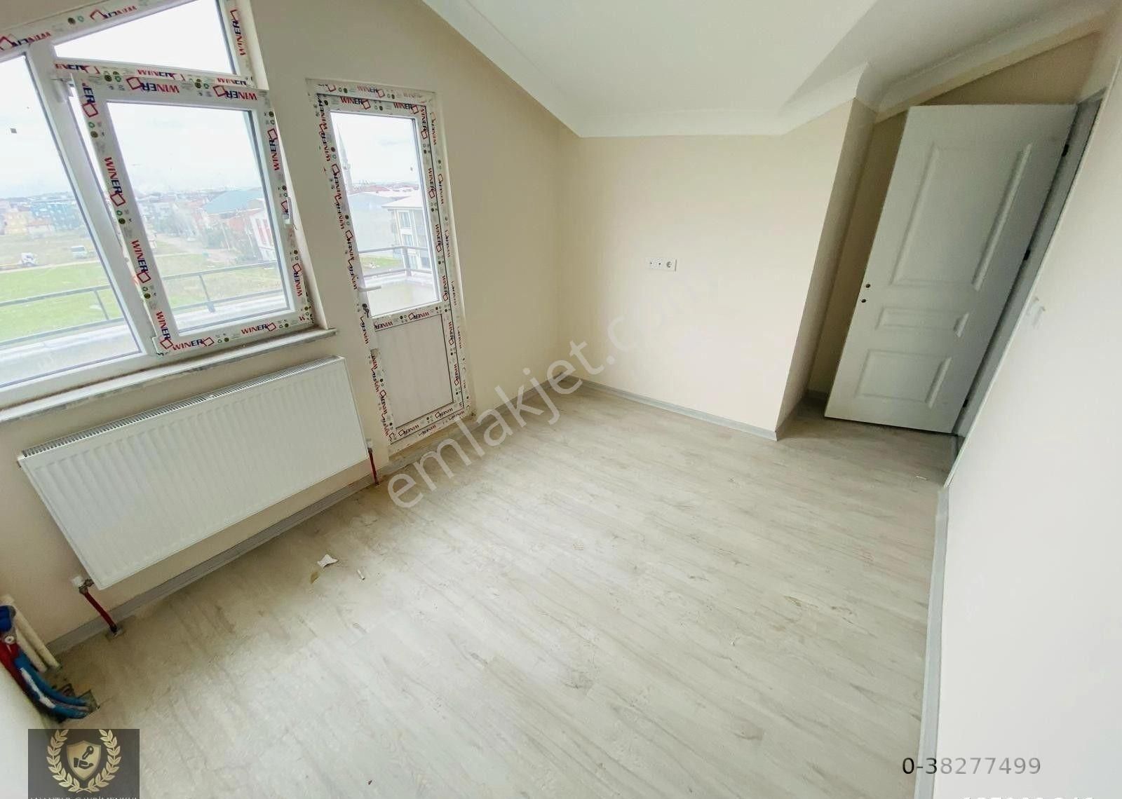 Anahtar Gayrimenkulden Bandırma 100.yıl Mah 2+1 100m2 Amerikan Mutfak Köşe Cephe Satılık Dublex Ev