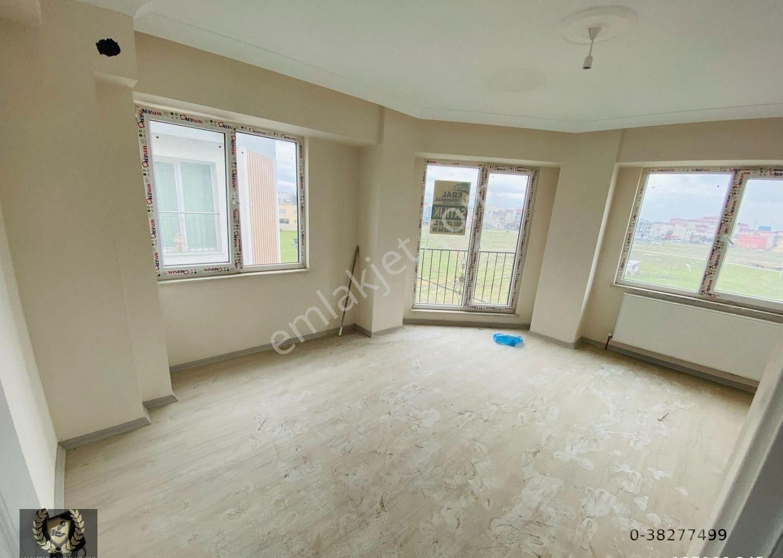 Anahtar Gayrimenkulden Bandırma 100.yıl Mah 2+1 105 M2 Ayrı Mutfak Köşe Cephe Satılık Dublex Daire
