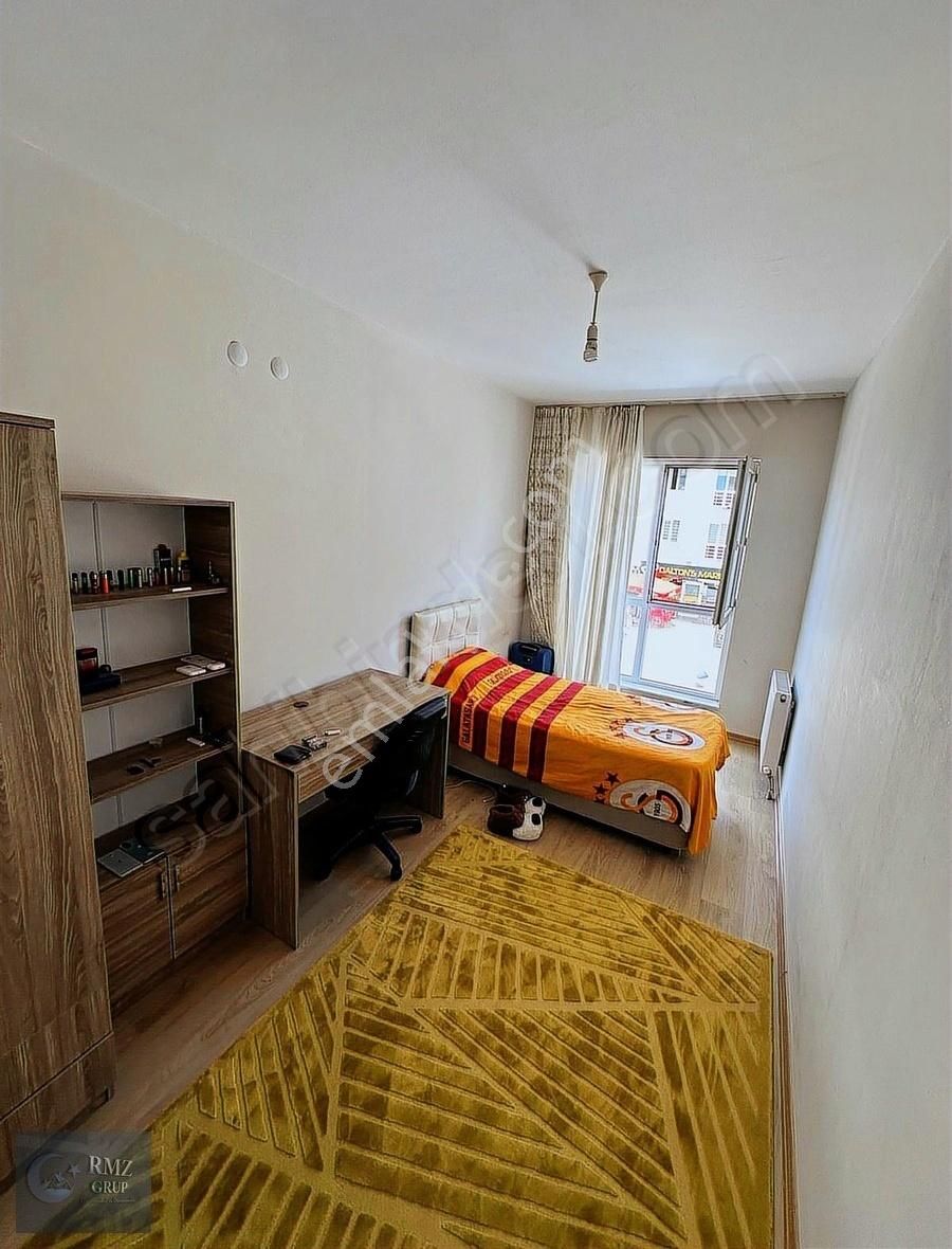 Acil Satılık 2+1 Lüks Daire Rmz **grup Gayrimenkul**