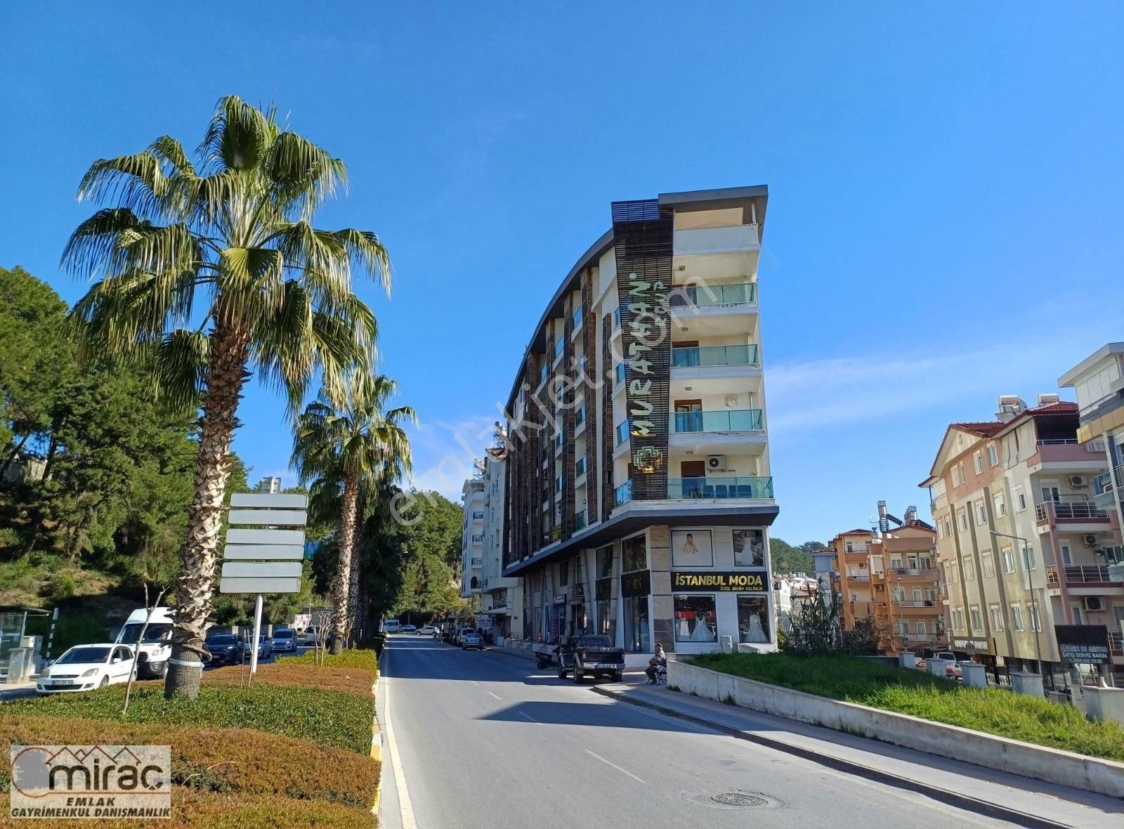 Hastane Kavşağı Murathan Plaza'da Satılık Açıklamayı Okuyunuz...