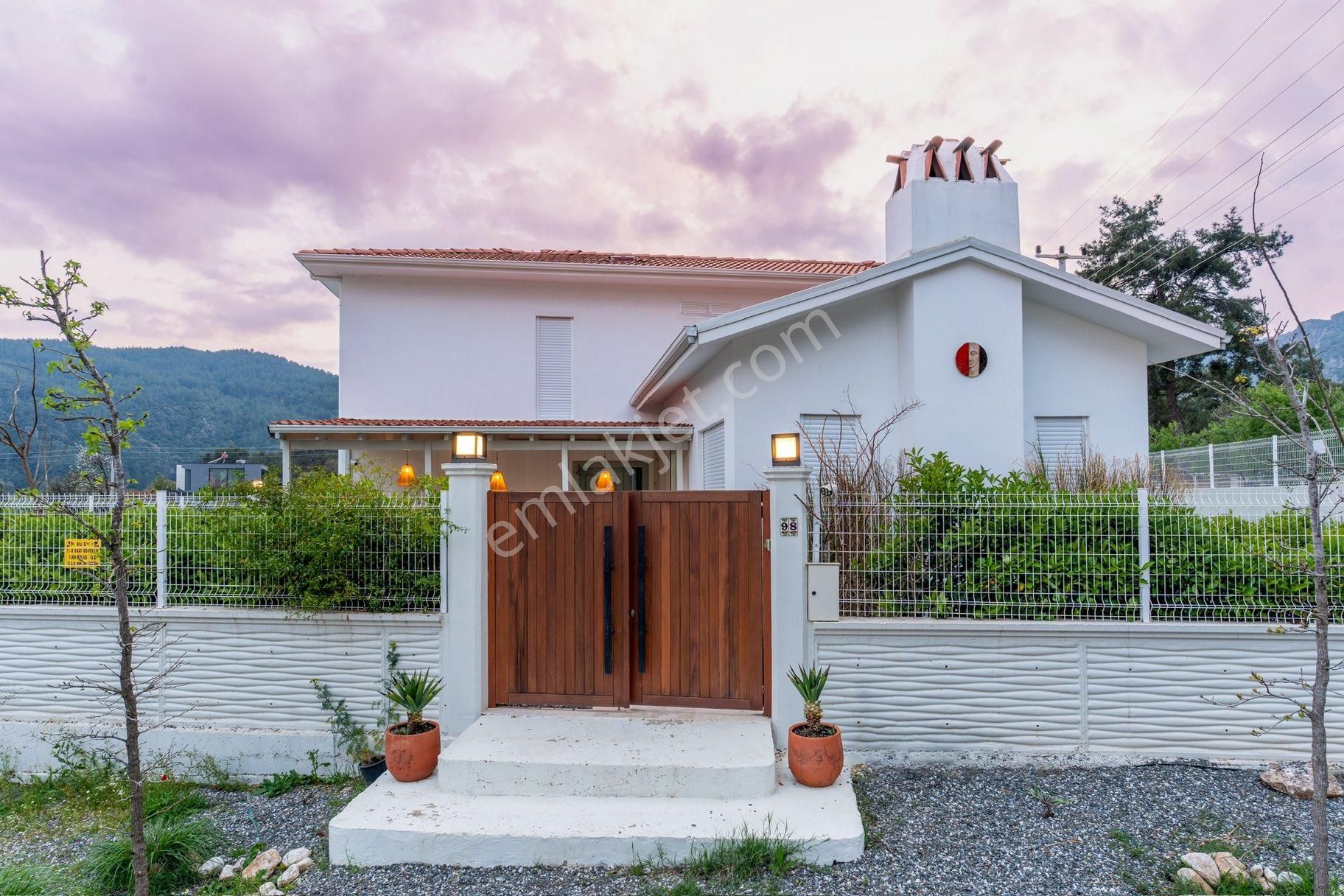 Yeşilova/ula-muğla Da Satılık Villa