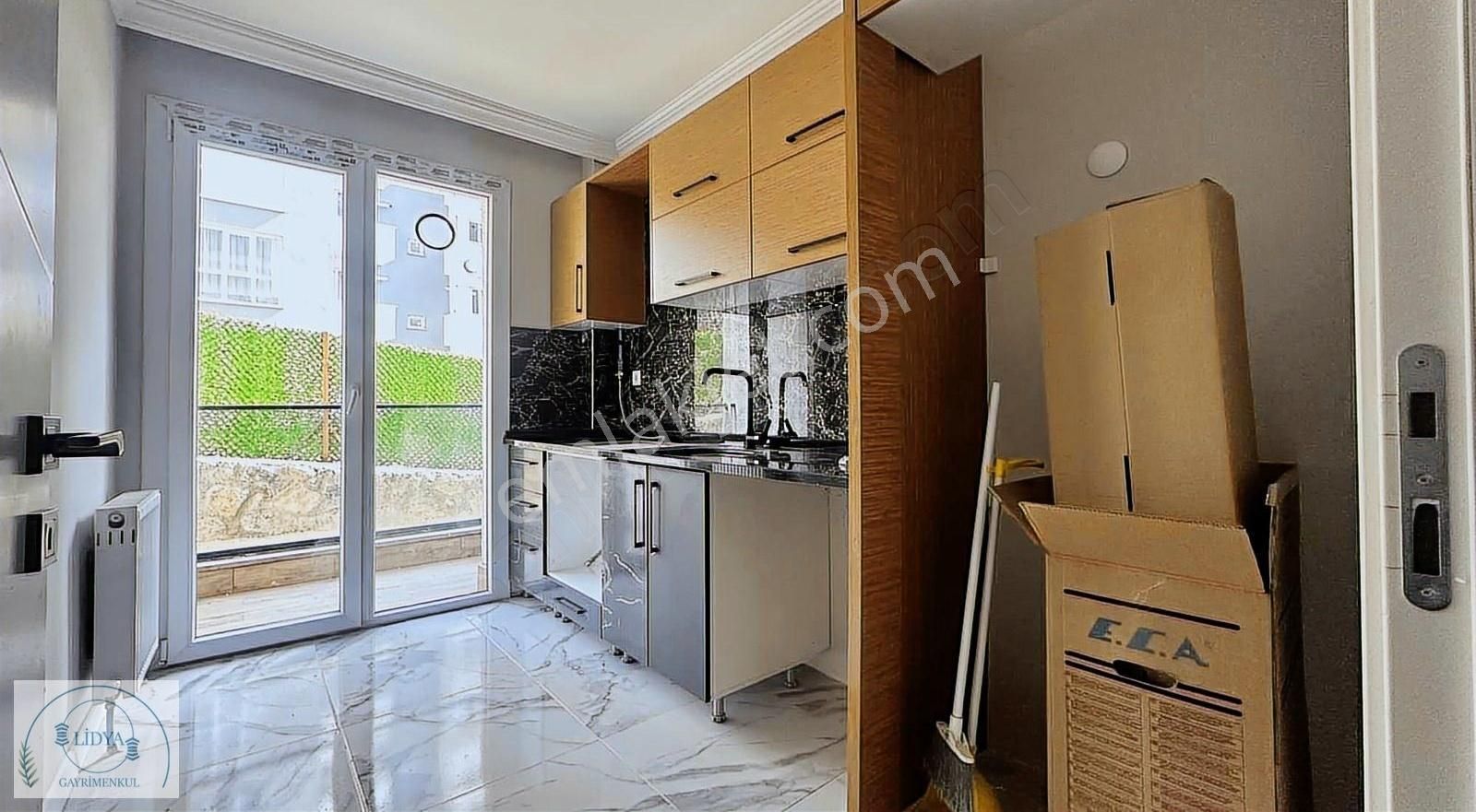 Site İçi Ara Kat Balkonlu Ayrı Mutfaklı Kullanışlı Sıfır 1+1