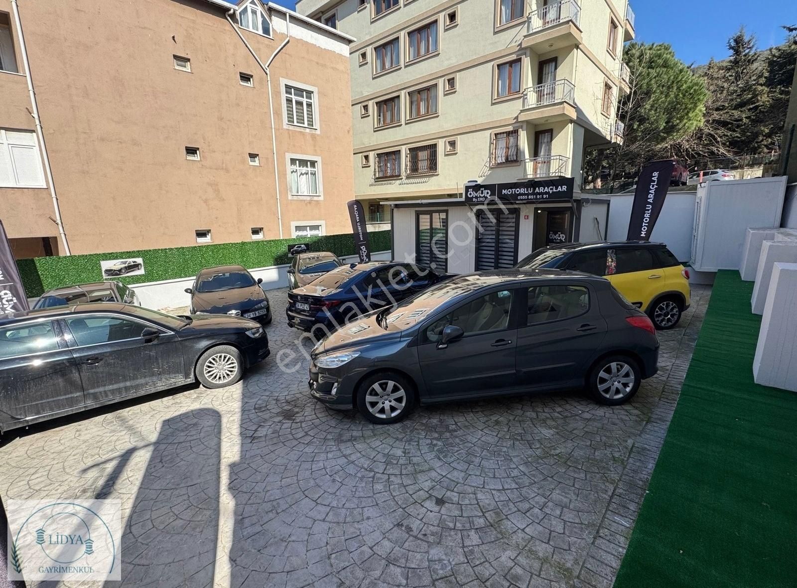 7tepe Ünv. Tam Karşı Sokağında Hazır Eşyalı Ofis Ve 205 M2 Arsa