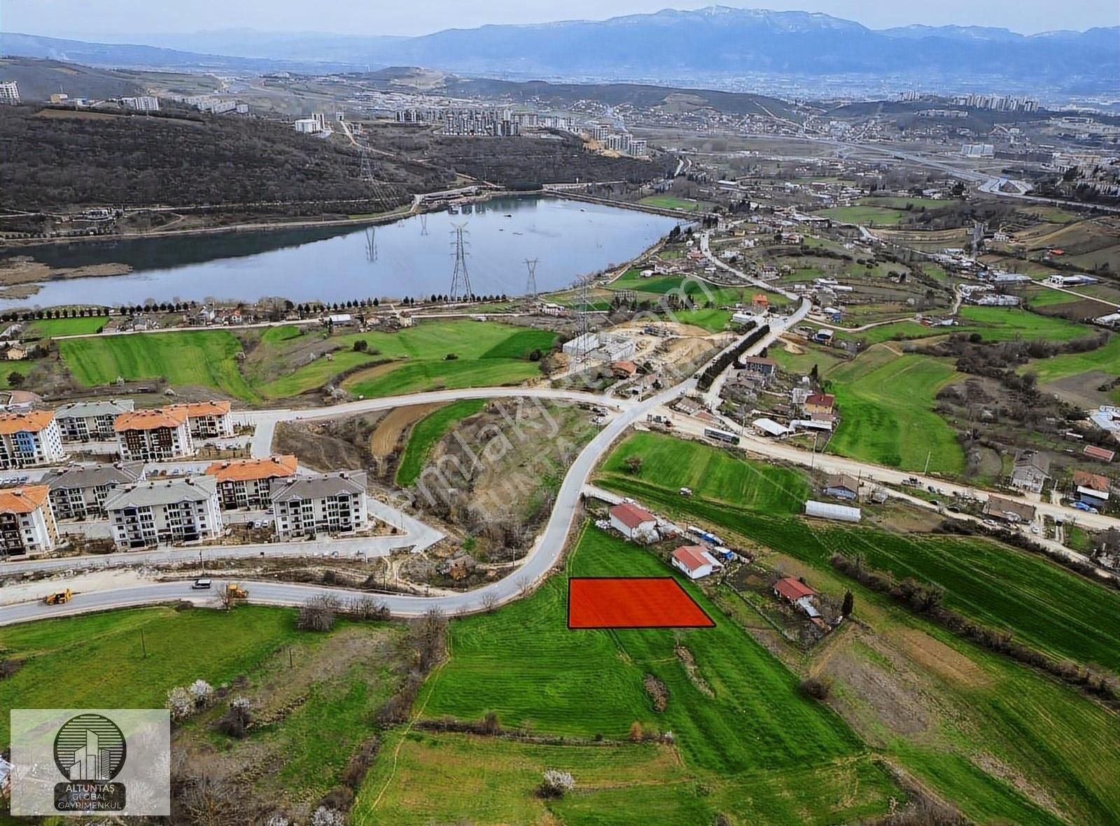 Sepetçiler'de Yeni Bulvar Üzeri Göl Manzaralı 5 Kat 1 Emsal Arsa
