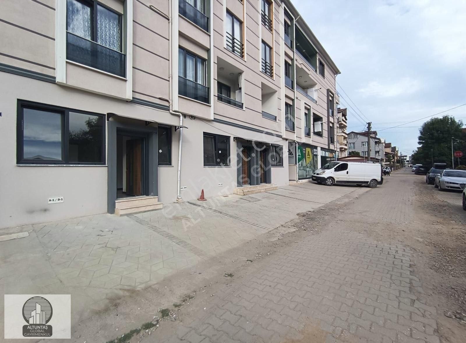 E-5 'e Yakın 120.000tl Kira Getirili 9 Adet Bağımsız Bölüm