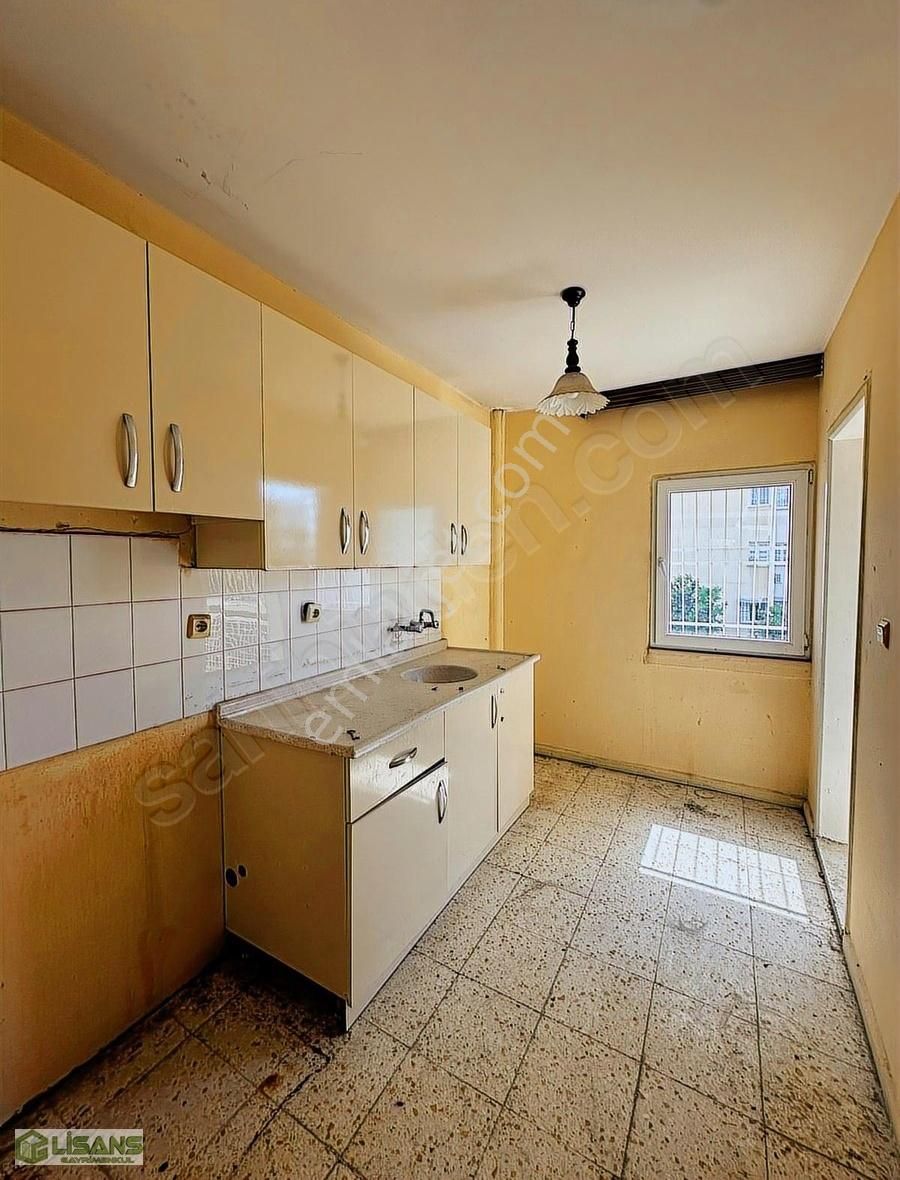 100.yıl_eski_carrefoursa_civarı_kap.mutfaklı_wc_banyo_ayrı_2+1